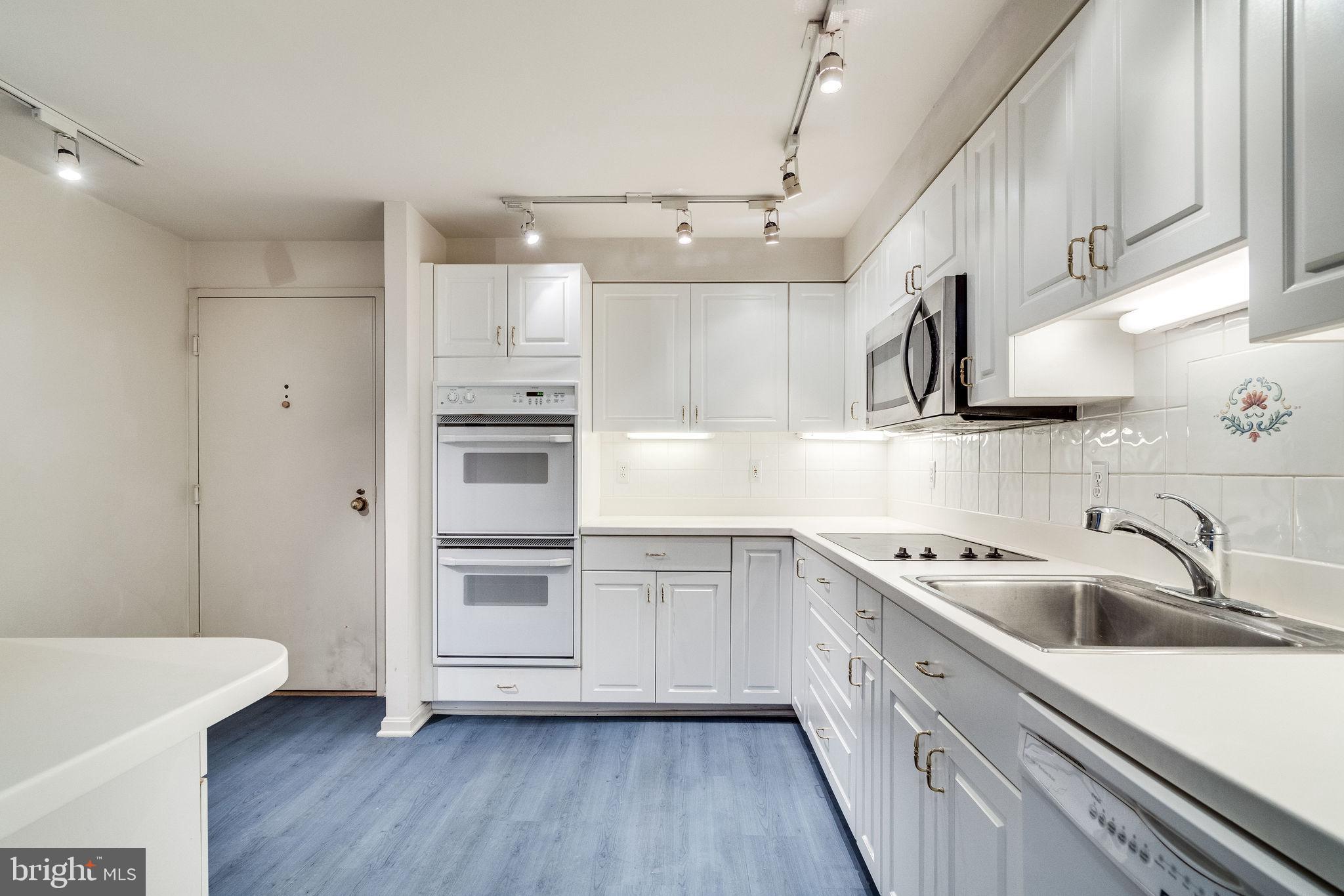 THE PLAZA - Residential Lease