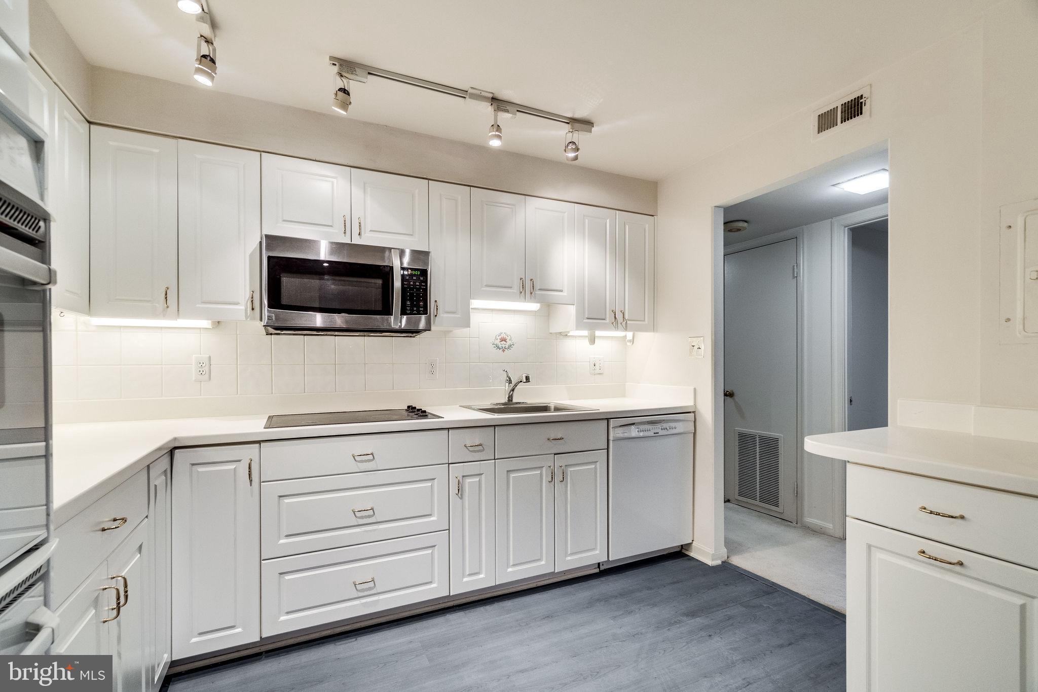 THE PLAZA - Residential Lease