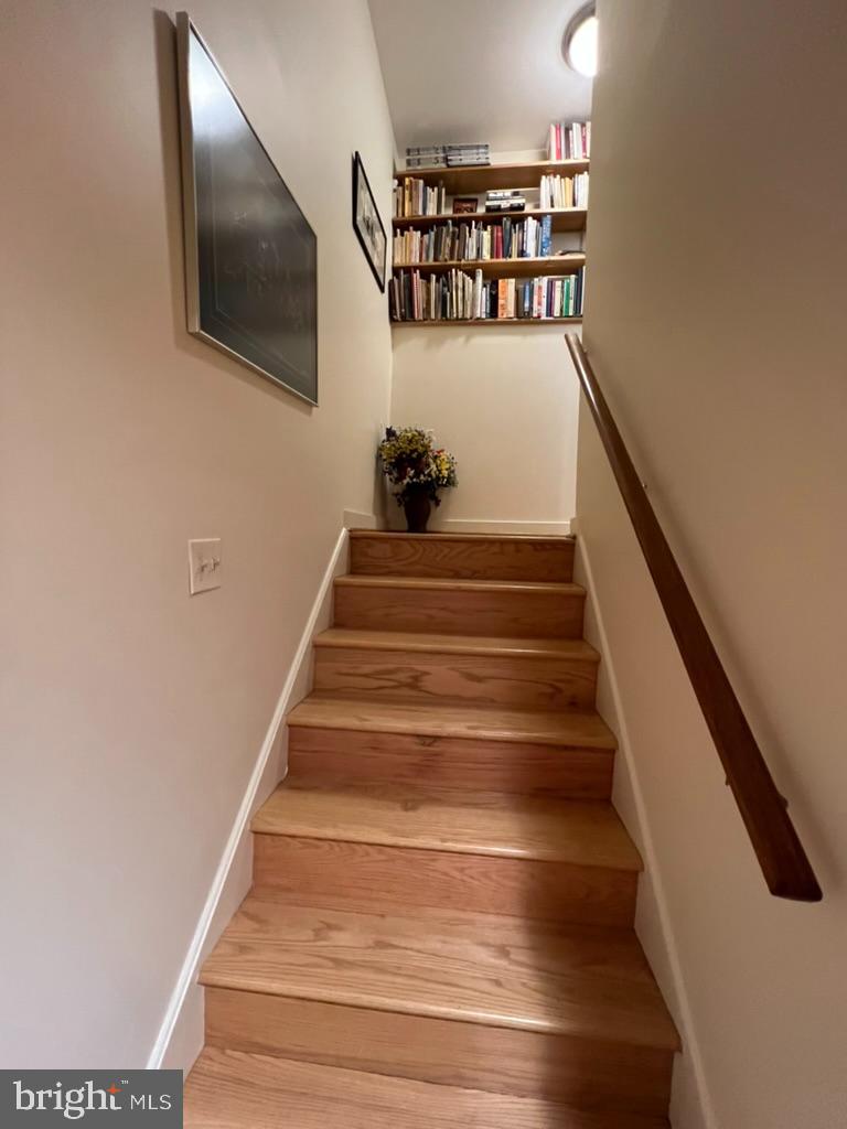 WAVERLY HILLS - Residential