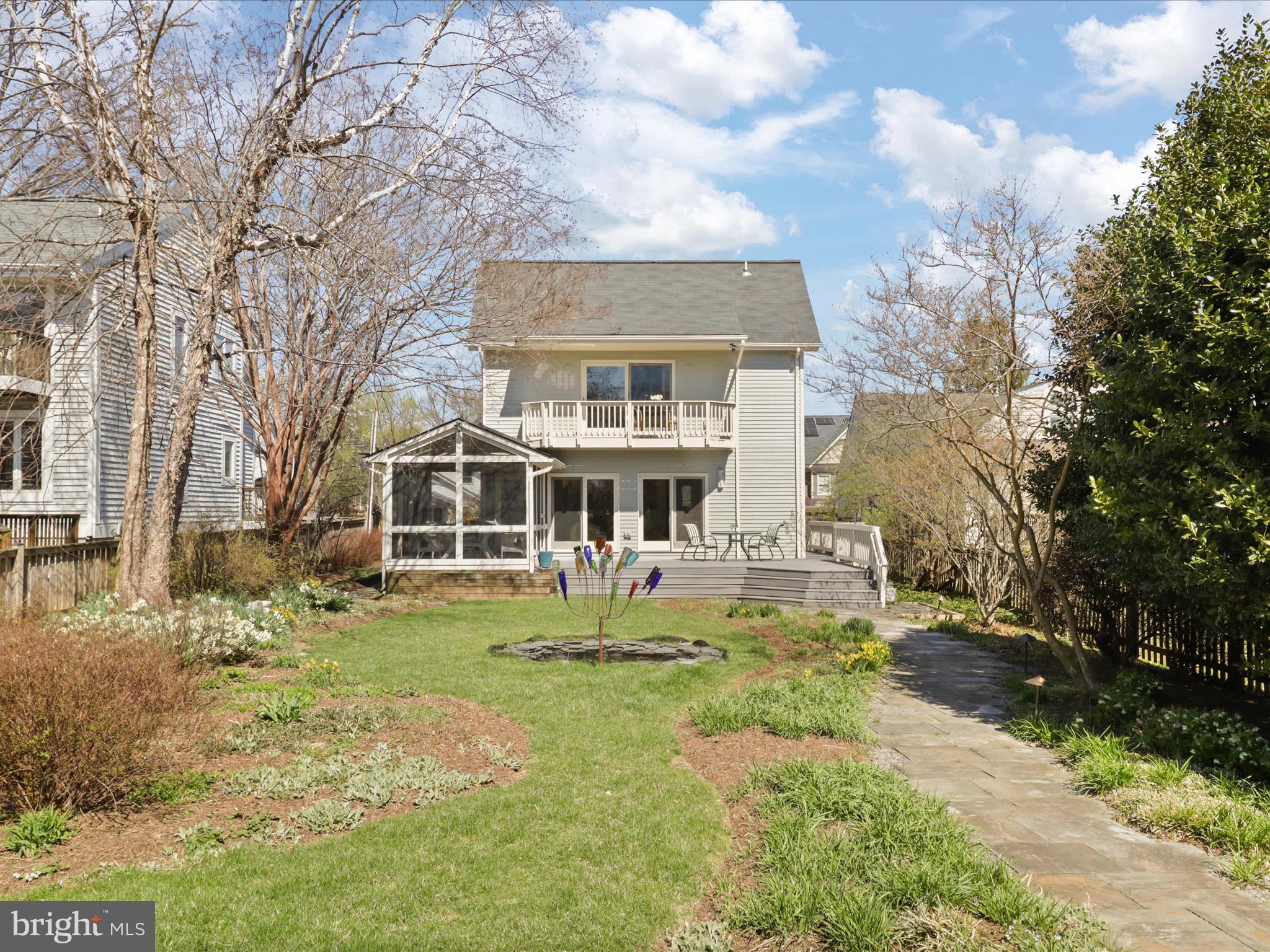 WAVERLY HILLS - Residential