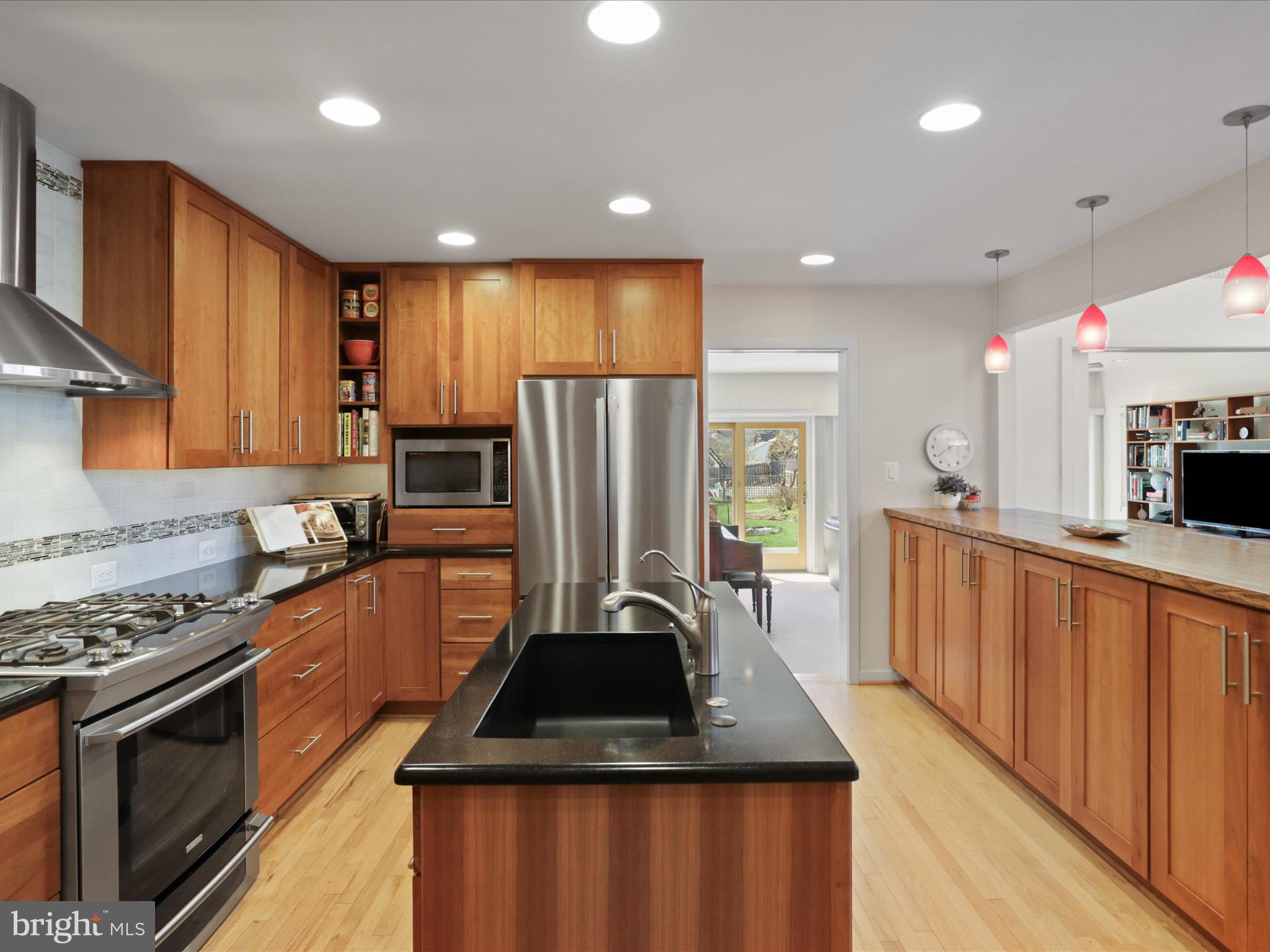 WAVERLY HILLS - Residential