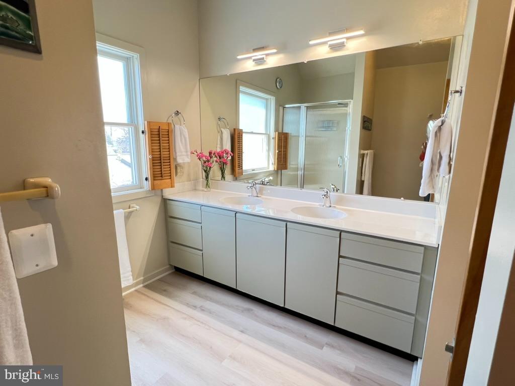 WAVERLY HILLS - Residential