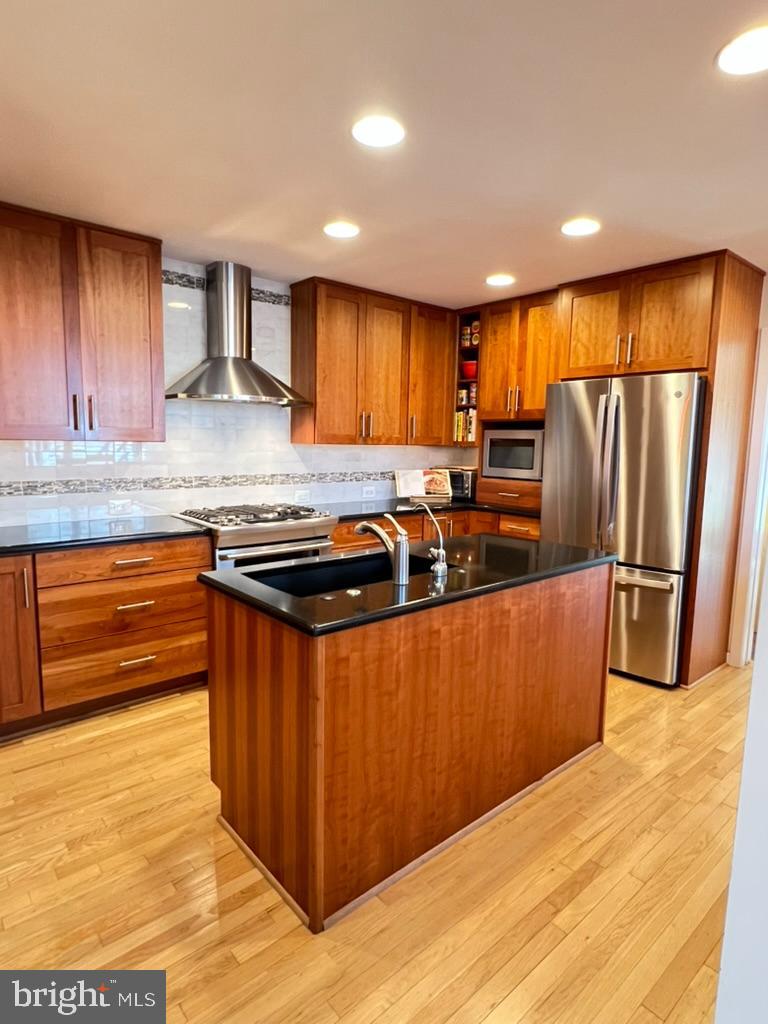 WAVERLY HILLS - Residential