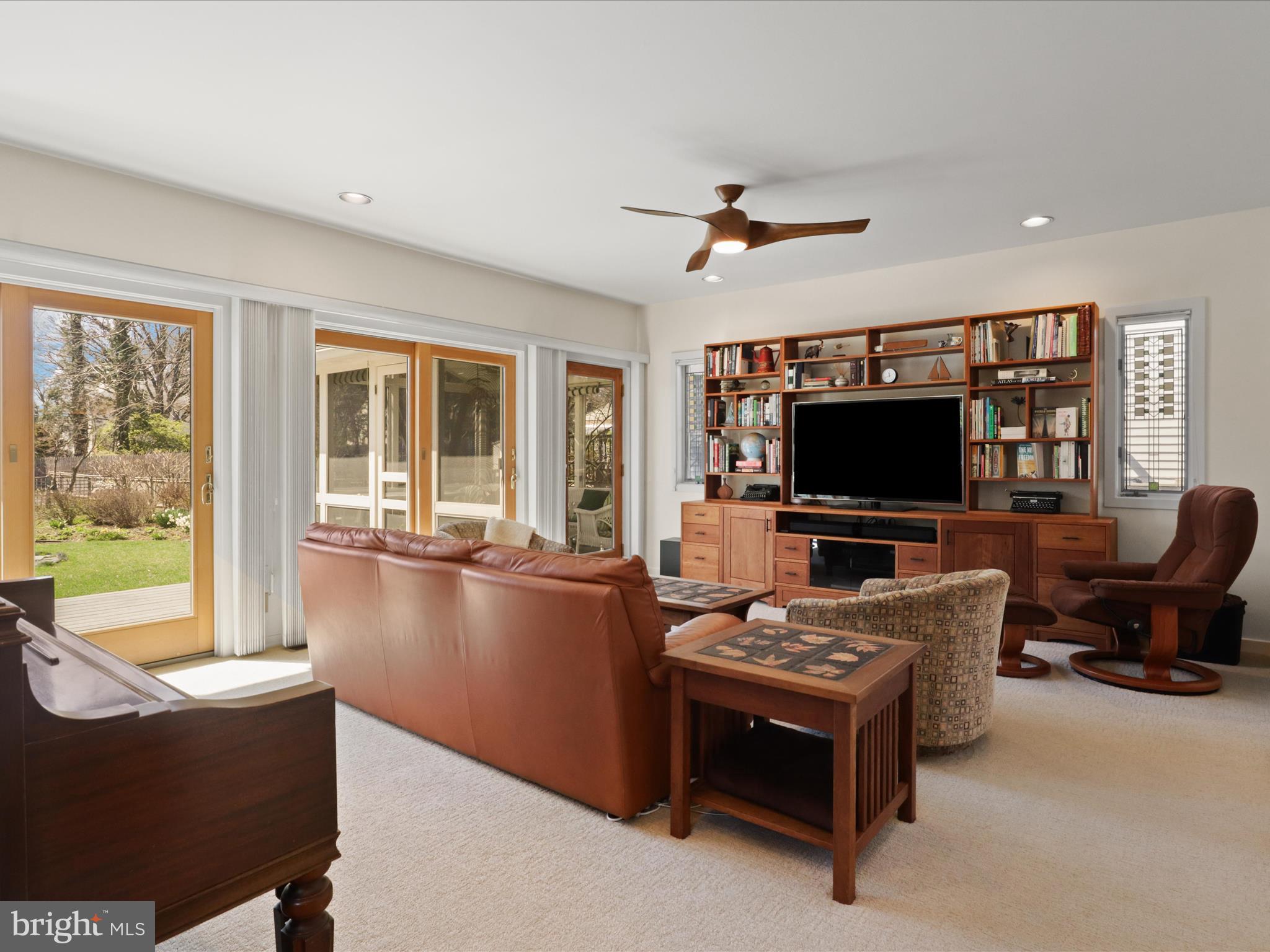 WAVERLY HILLS - Residential