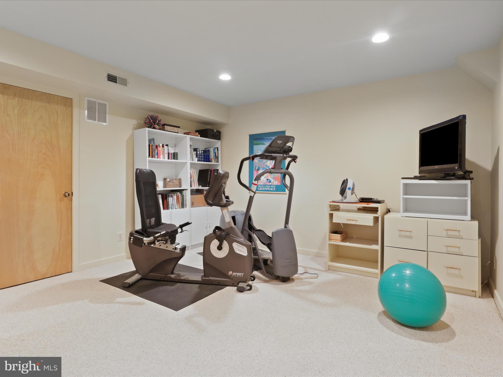 WAVERLY HILLS - Residential