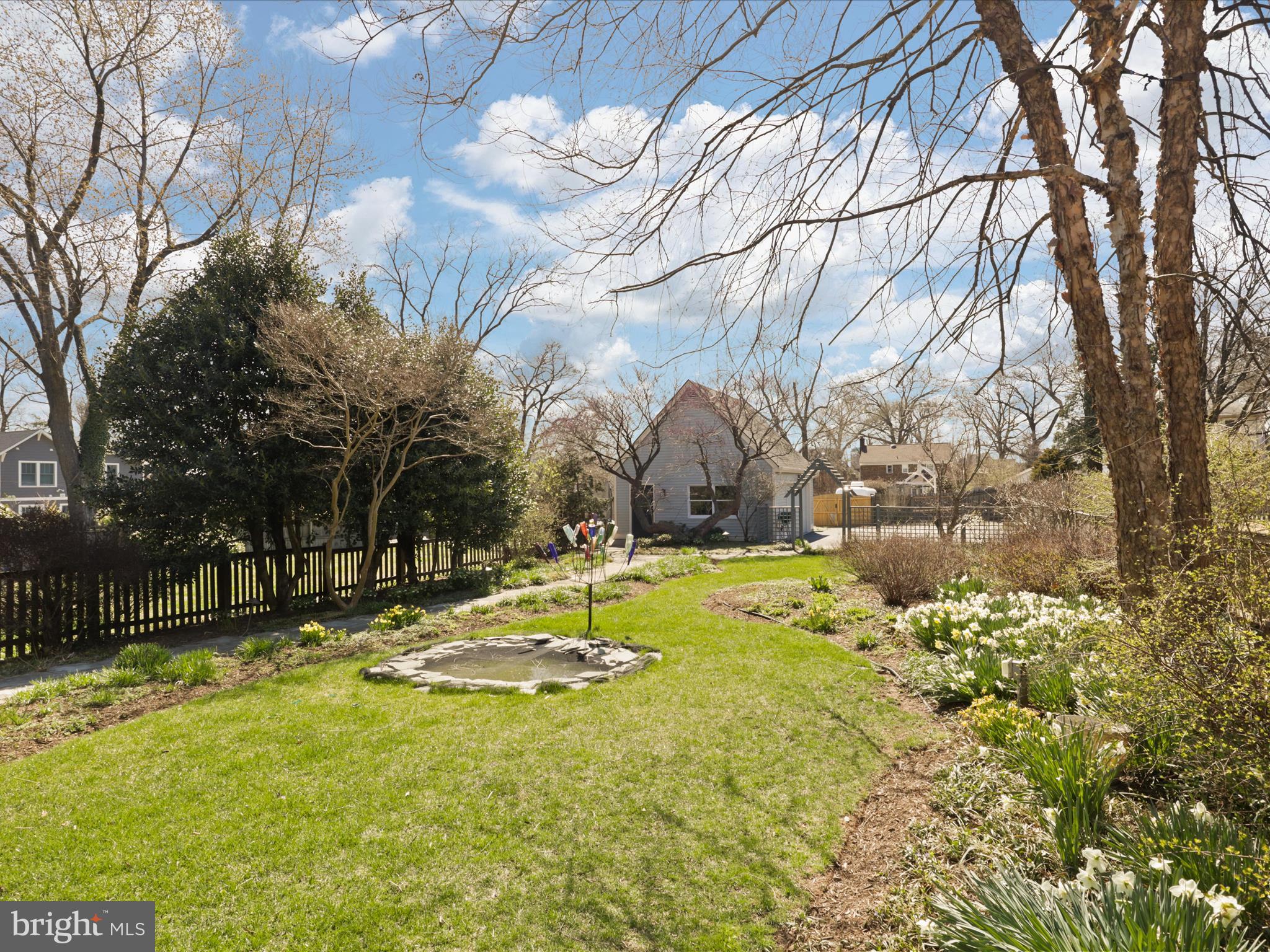 WAVERLY HILLS - Residential