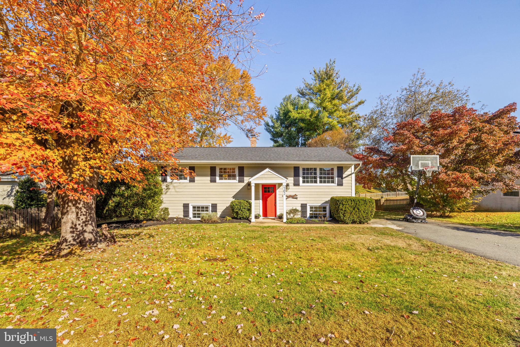 702 STONEWALL AVENUE