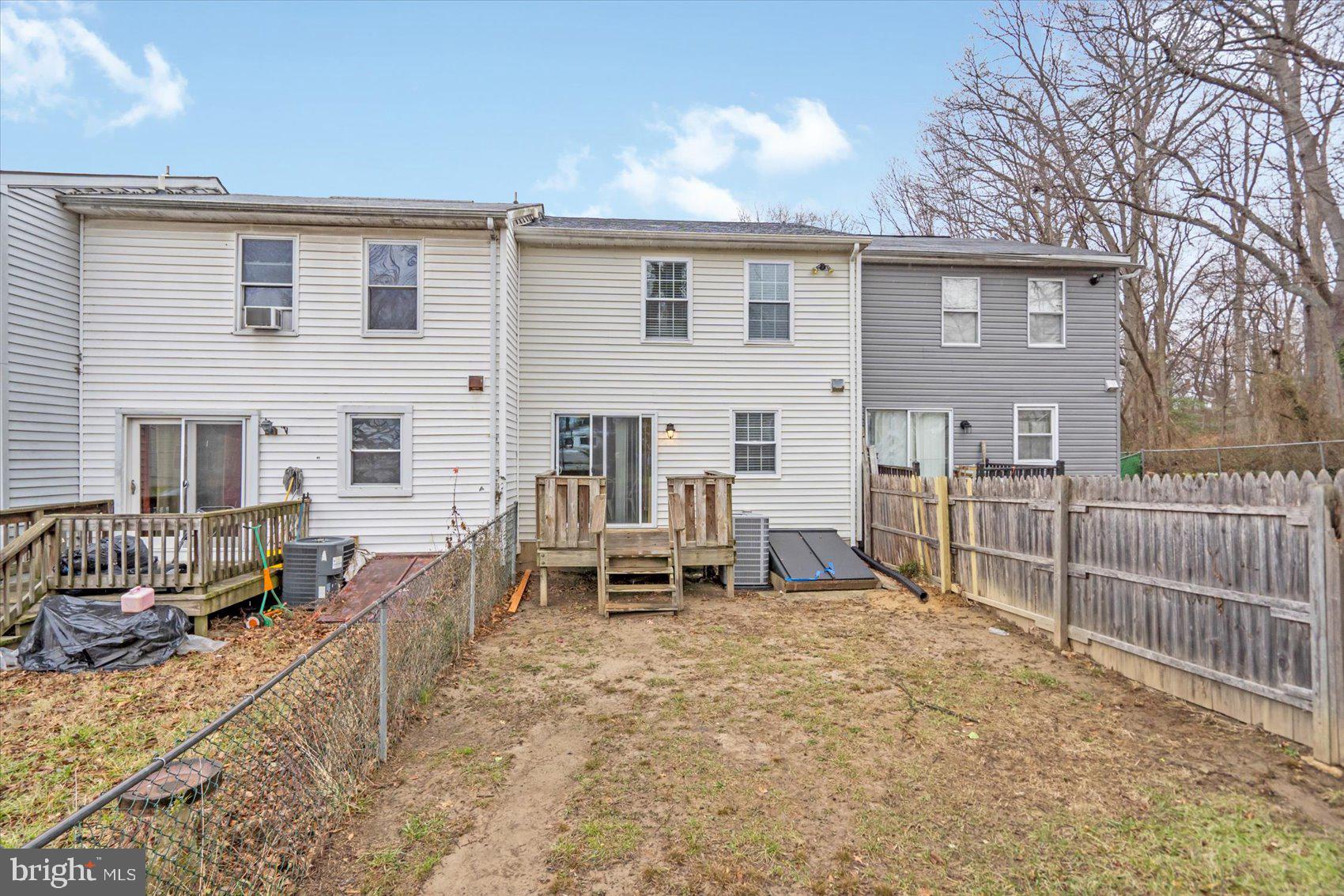 BRENTWOOD SQUARE - Residential