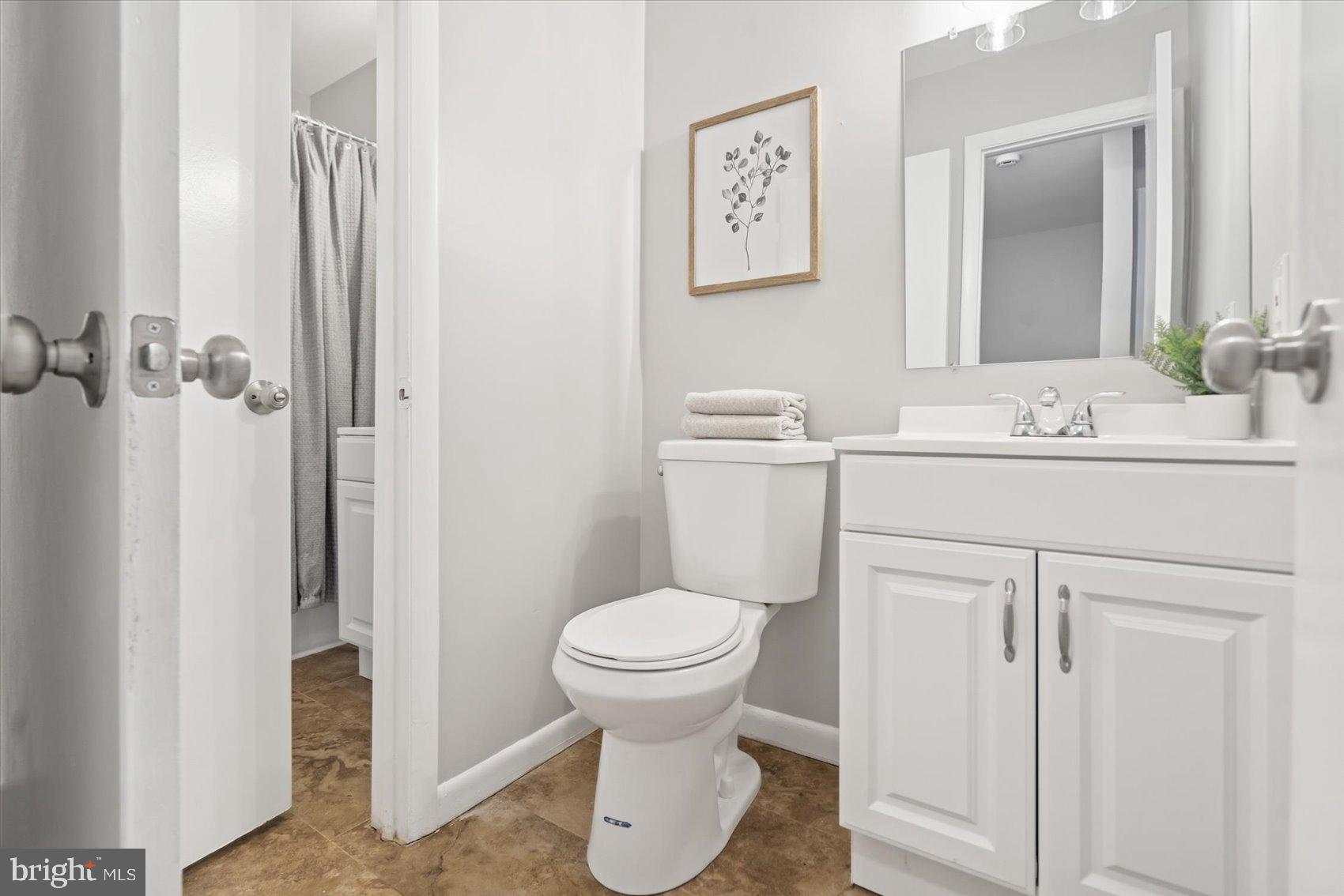 BRENTWOOD SQUARE - Residential