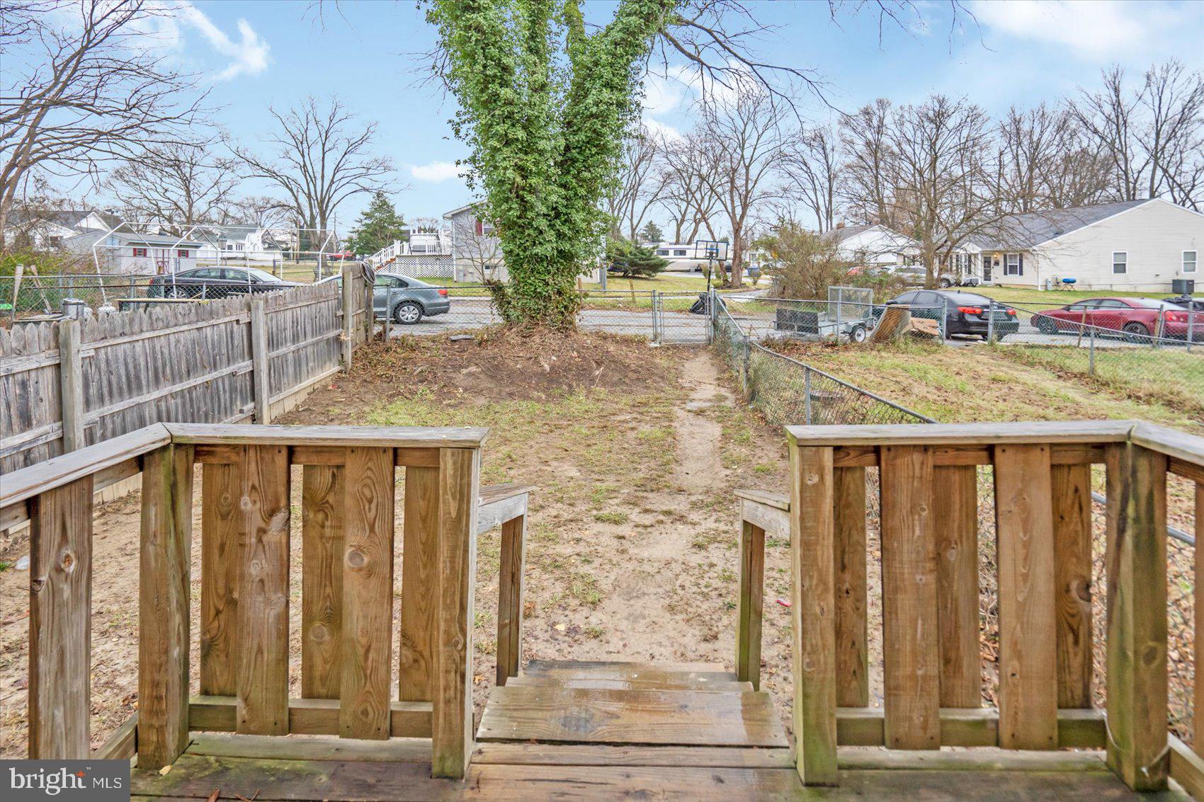 BRENTWOOD SQUARE - Residential