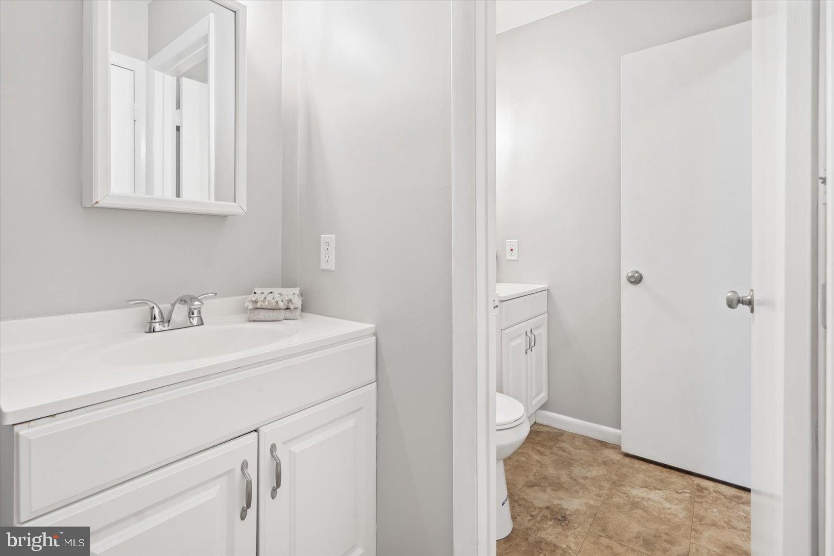 BRENTWOOD SQUARE - Residential