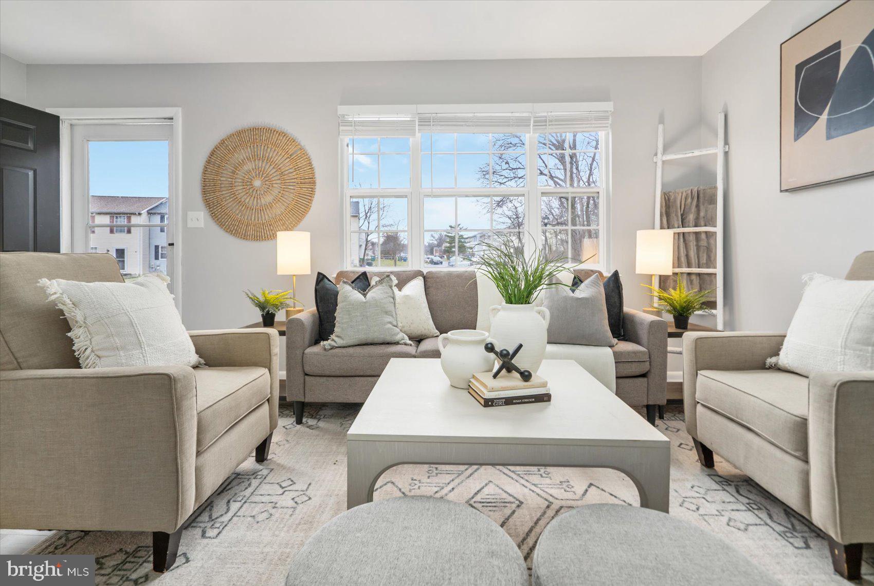 BRENTWOOD SQUARE - Residential