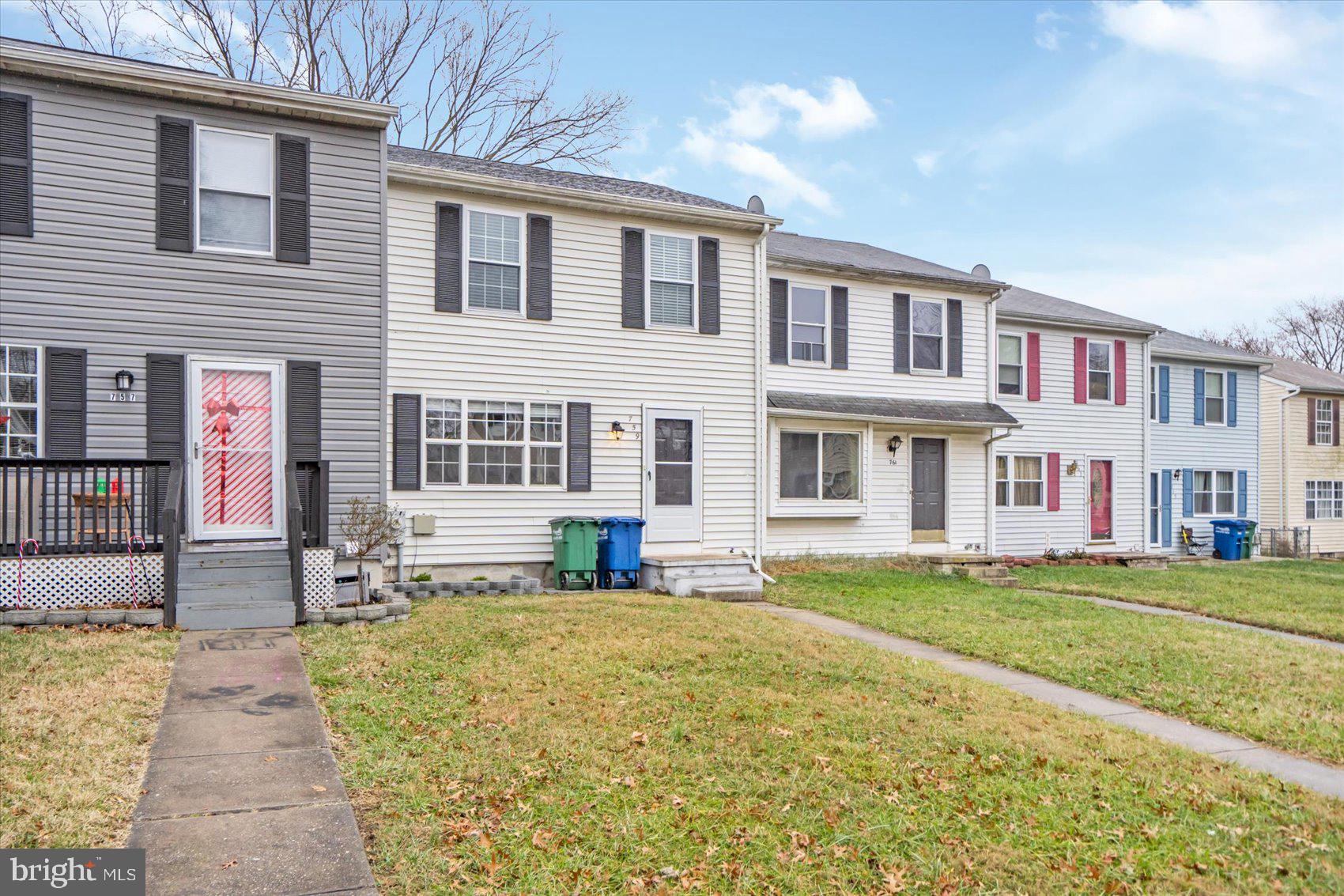 BRENTWOOD SQUARE - Residential