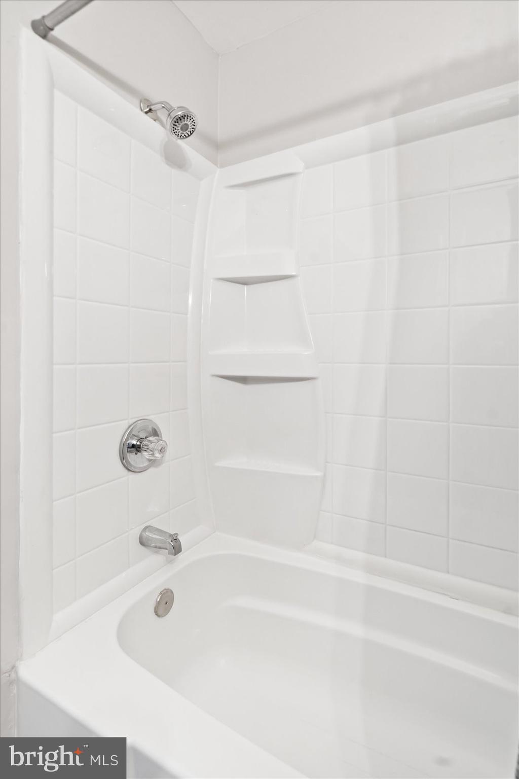 BRENTWOOD SQUARE - Residential