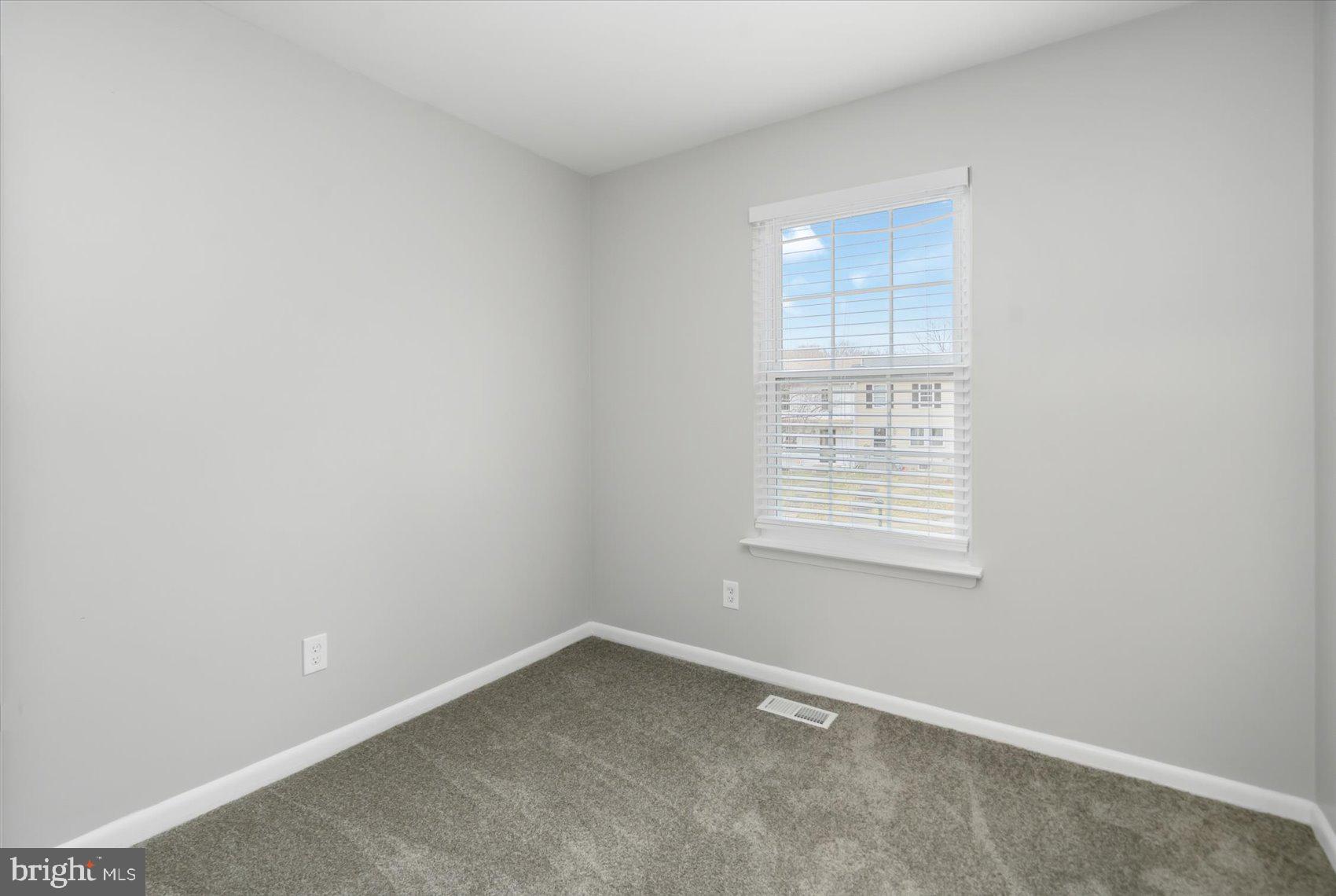 BRENTWOOD SQUARE - Residential