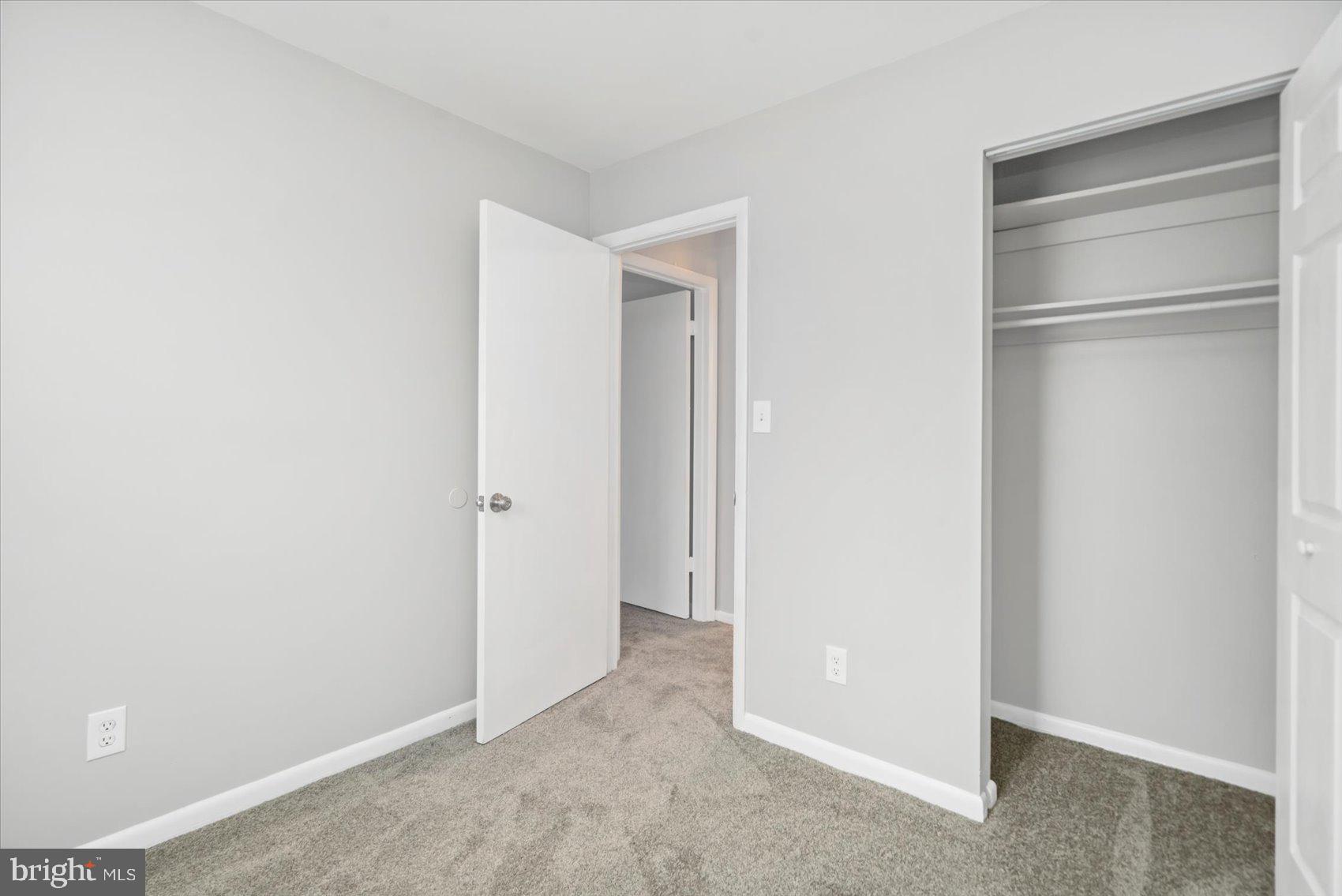 BRENTWOOD SQUARE - Residential