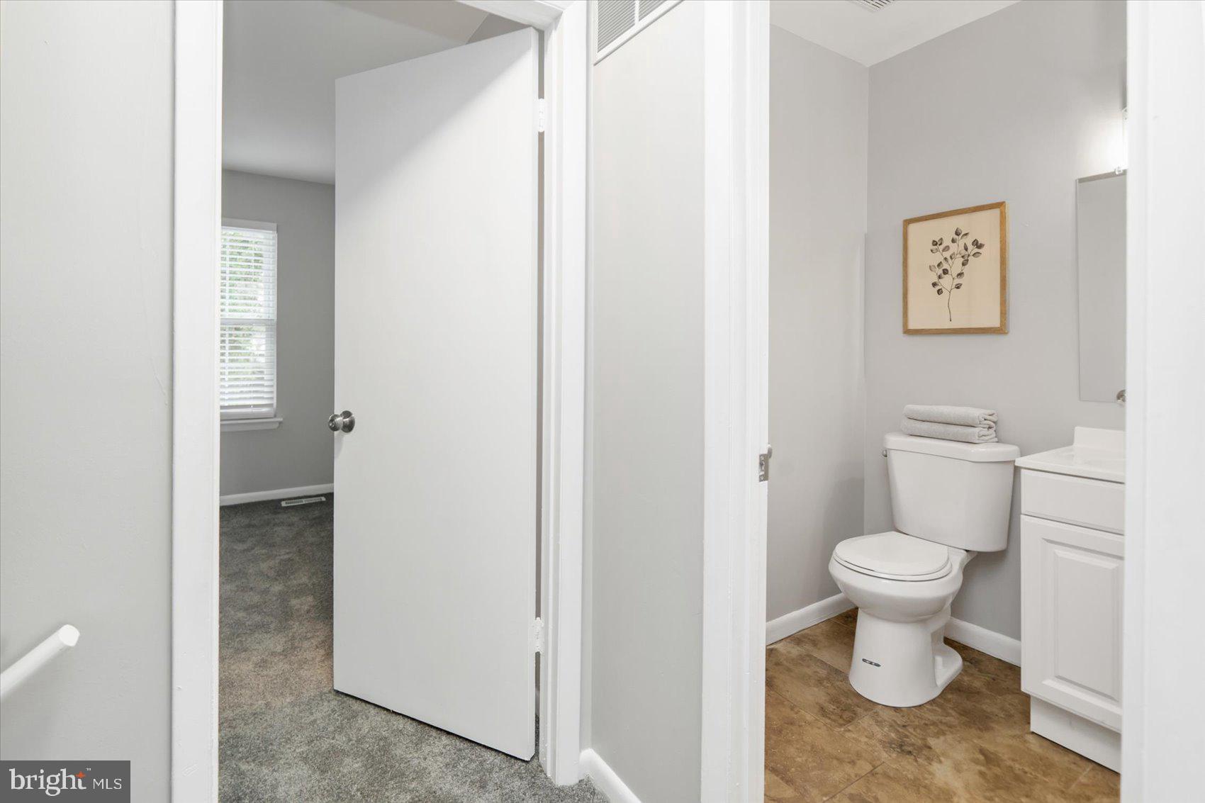 BRENTWOOD SQUARE - Residential