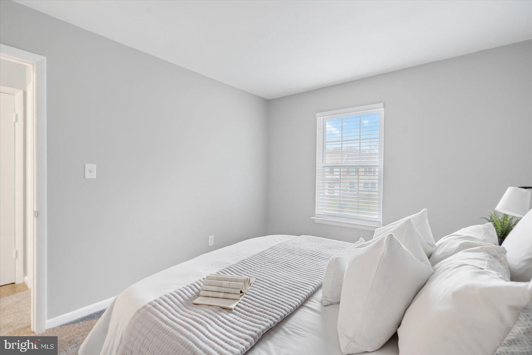 BRENTWOOD SQUARE - Residential