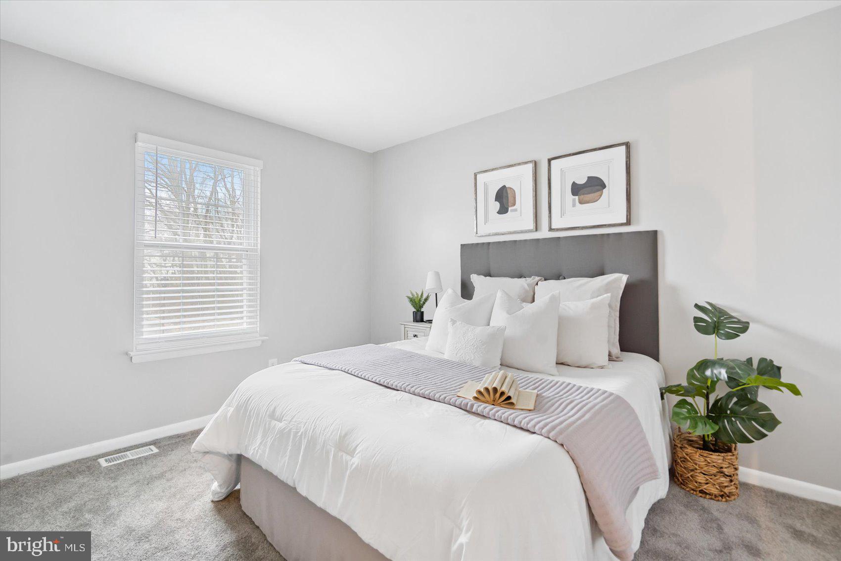 BRENTWOOD SQUARE - Residential