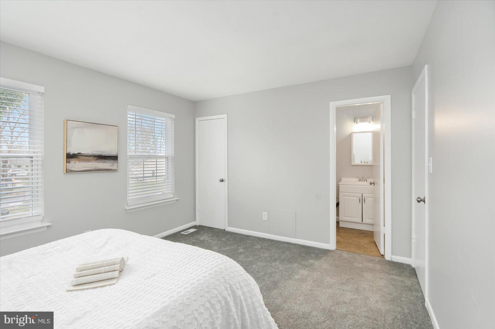 BRENTWOOD SQUARE - Residential