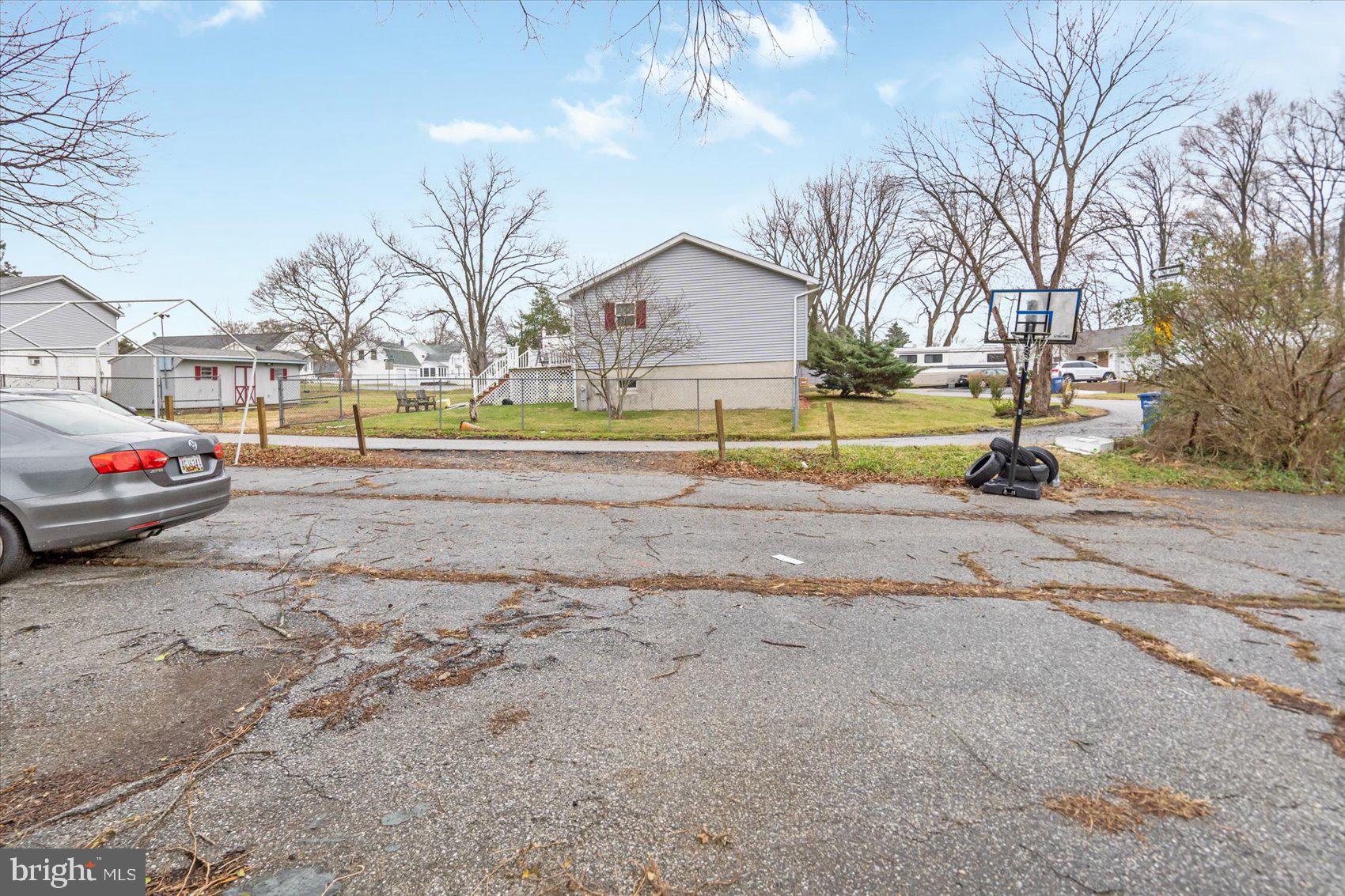 BRENTWOOD SQUARE - Residential