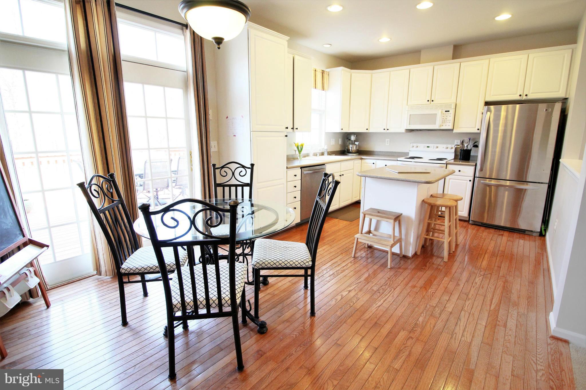 COUNTRY WALK - Residential