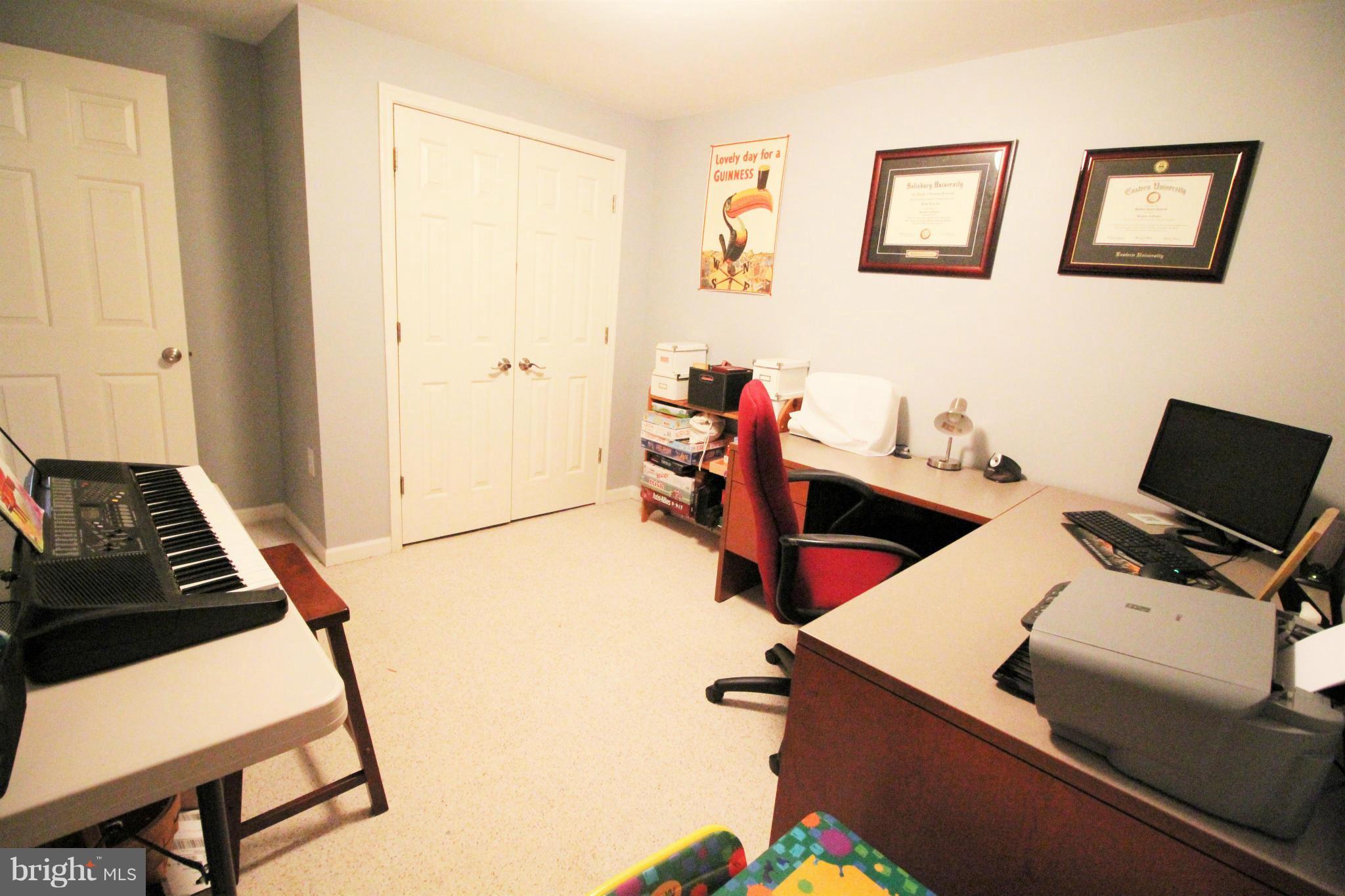 COUNTRY WALK - Residential