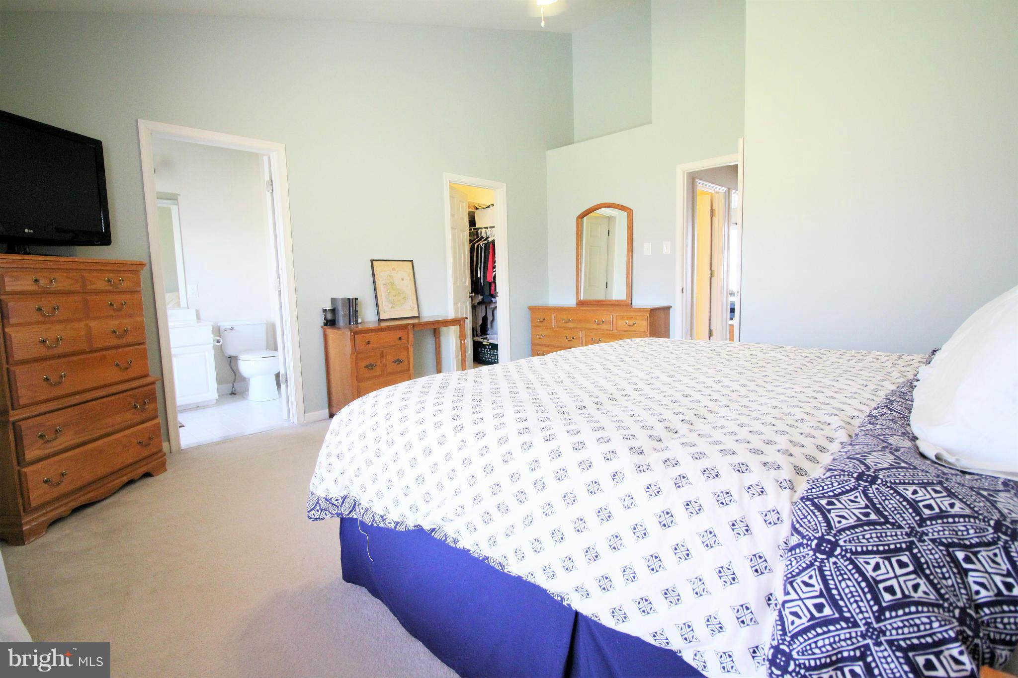 COUNTRY WALK - Residential