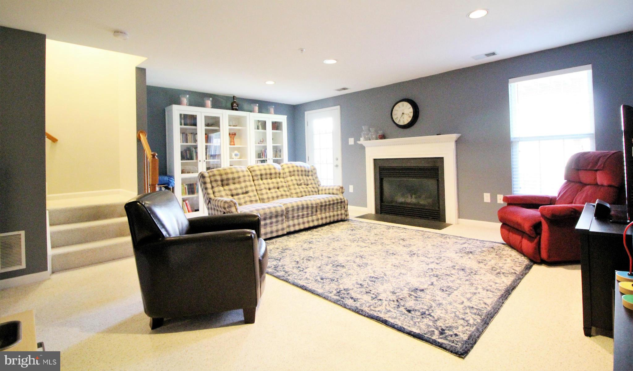 COUNTRY WALK - Residential