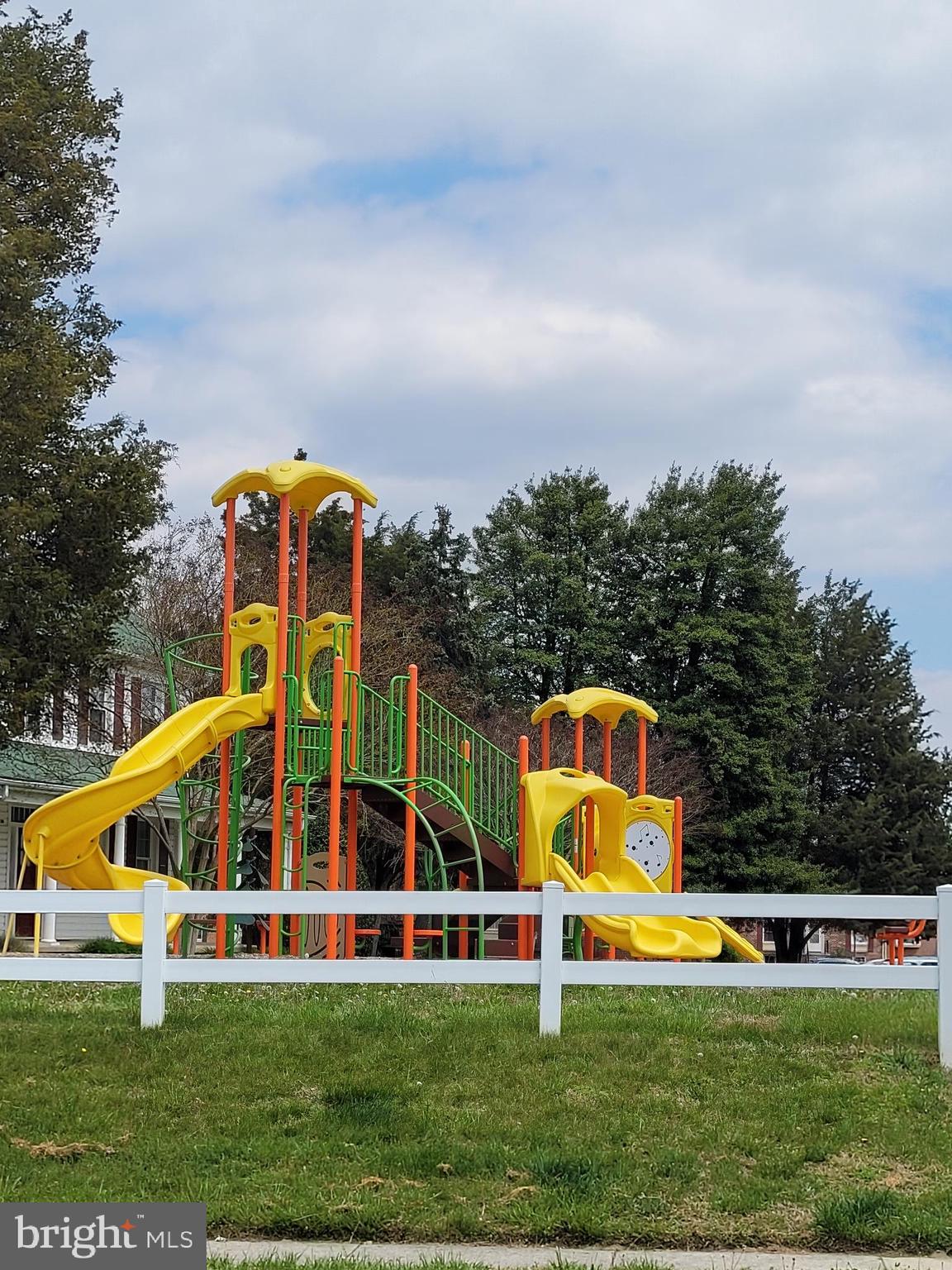 ELIZABETHS LANDING - Residential