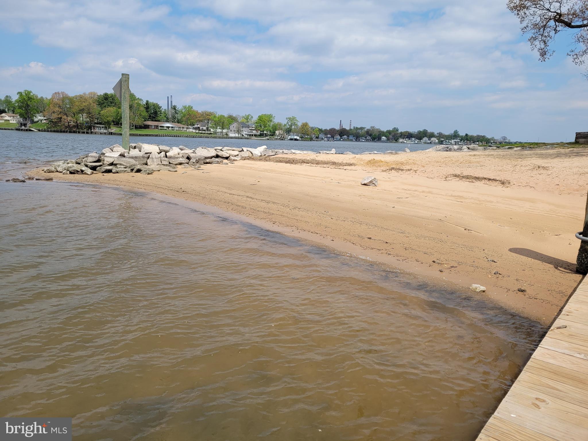 ELIZABETHS LANDING - Residential