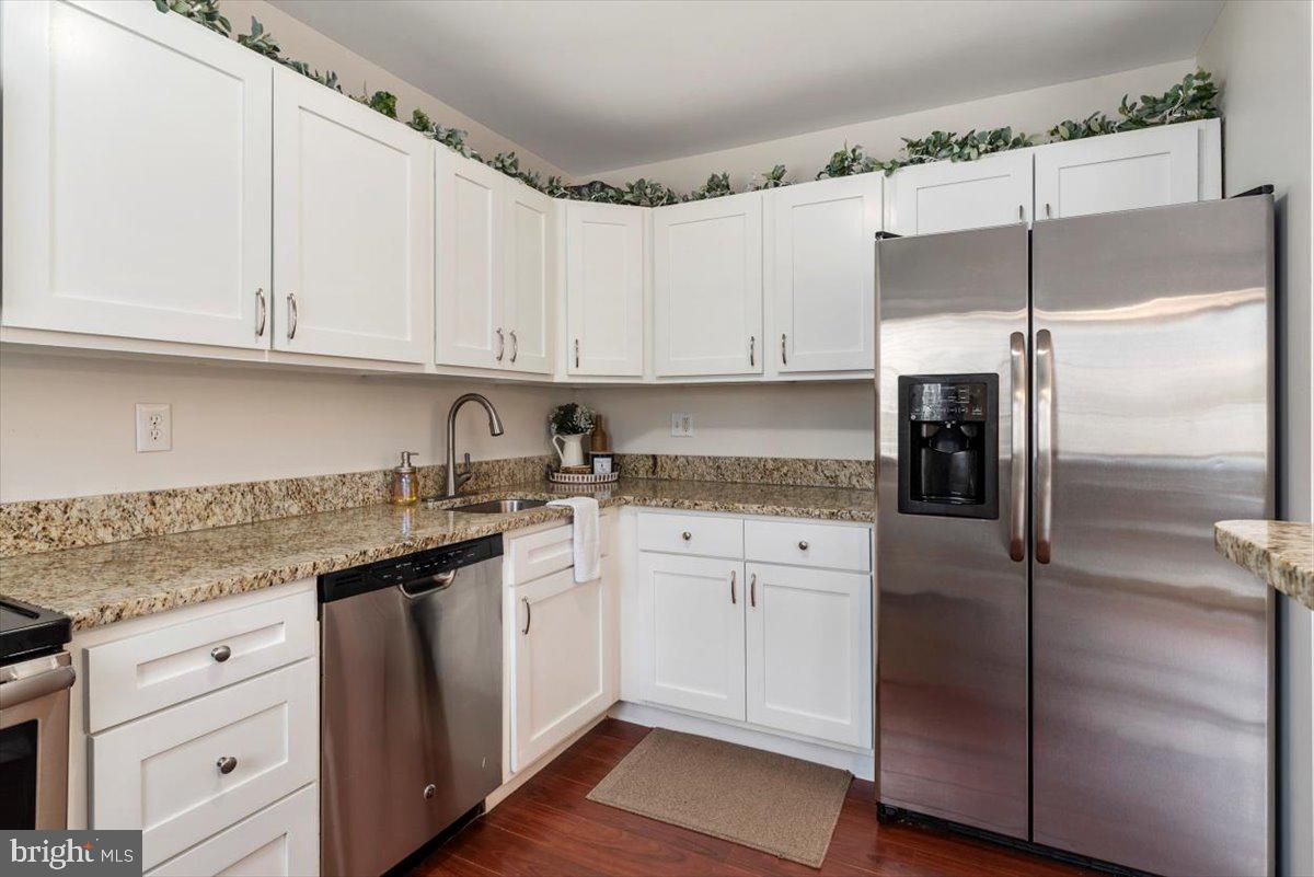 ELIZABETHS LANDING - Residential