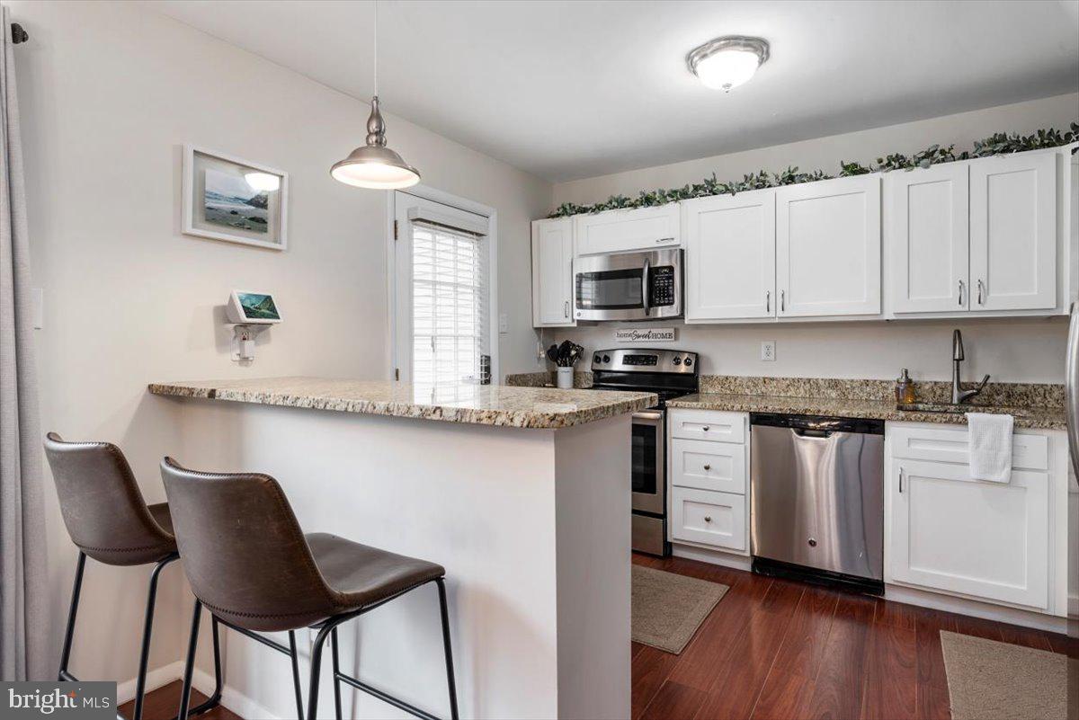 ELIZABETHS LANDING - Residential