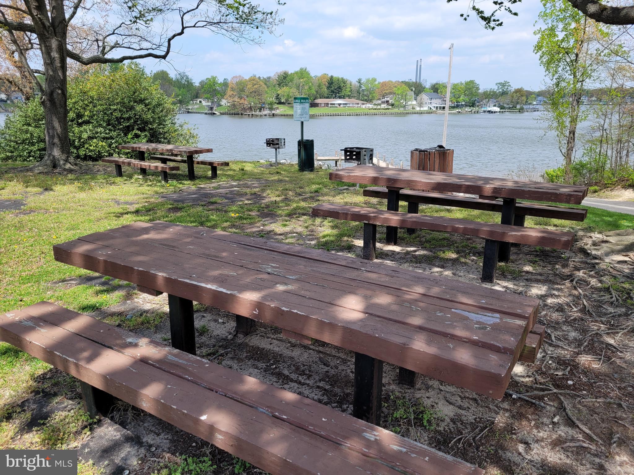 ELIZABETHS LANDING - Residential