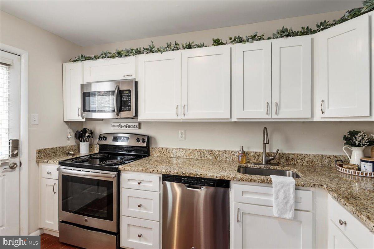 ELIZABETHS LANDING - Residential