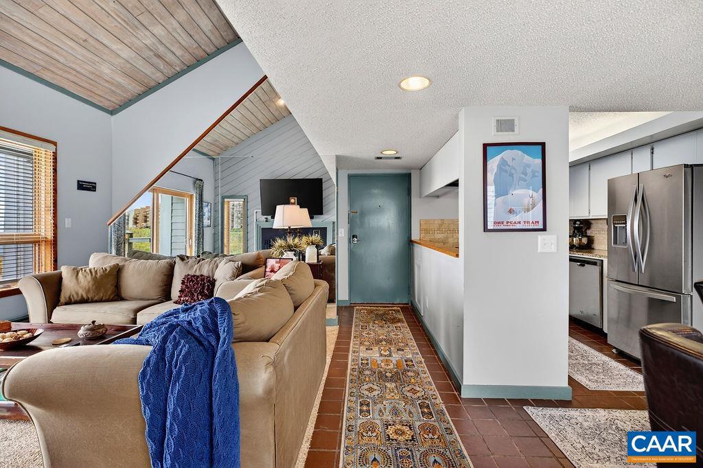 1418 HIGHLANDS CONDOS