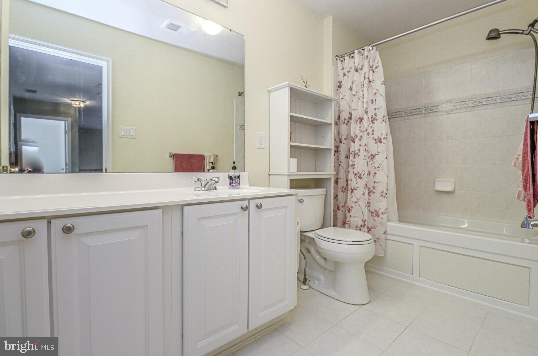 GLYNDON TRACE - Residential