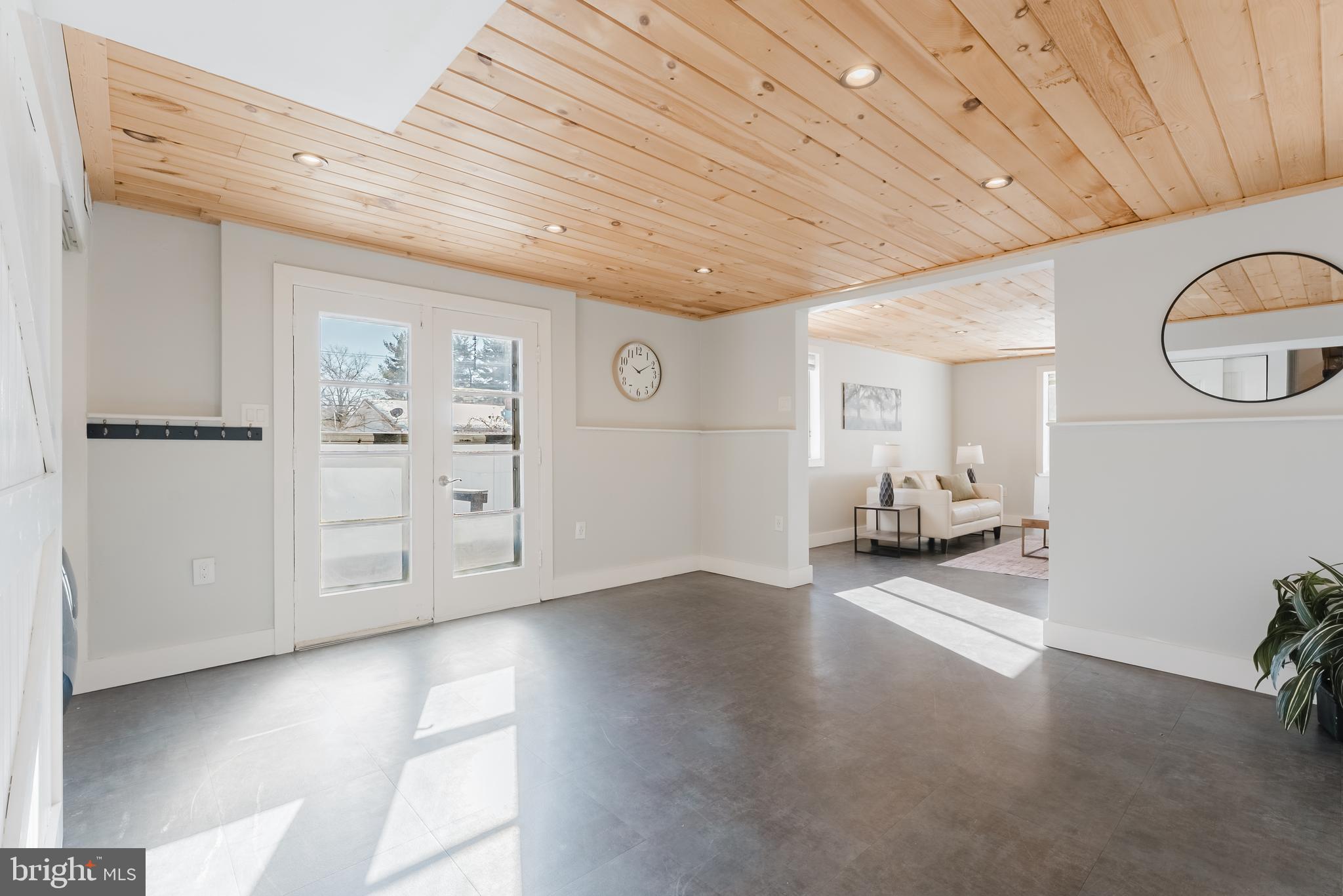 BURGUNDY FARM - Residential