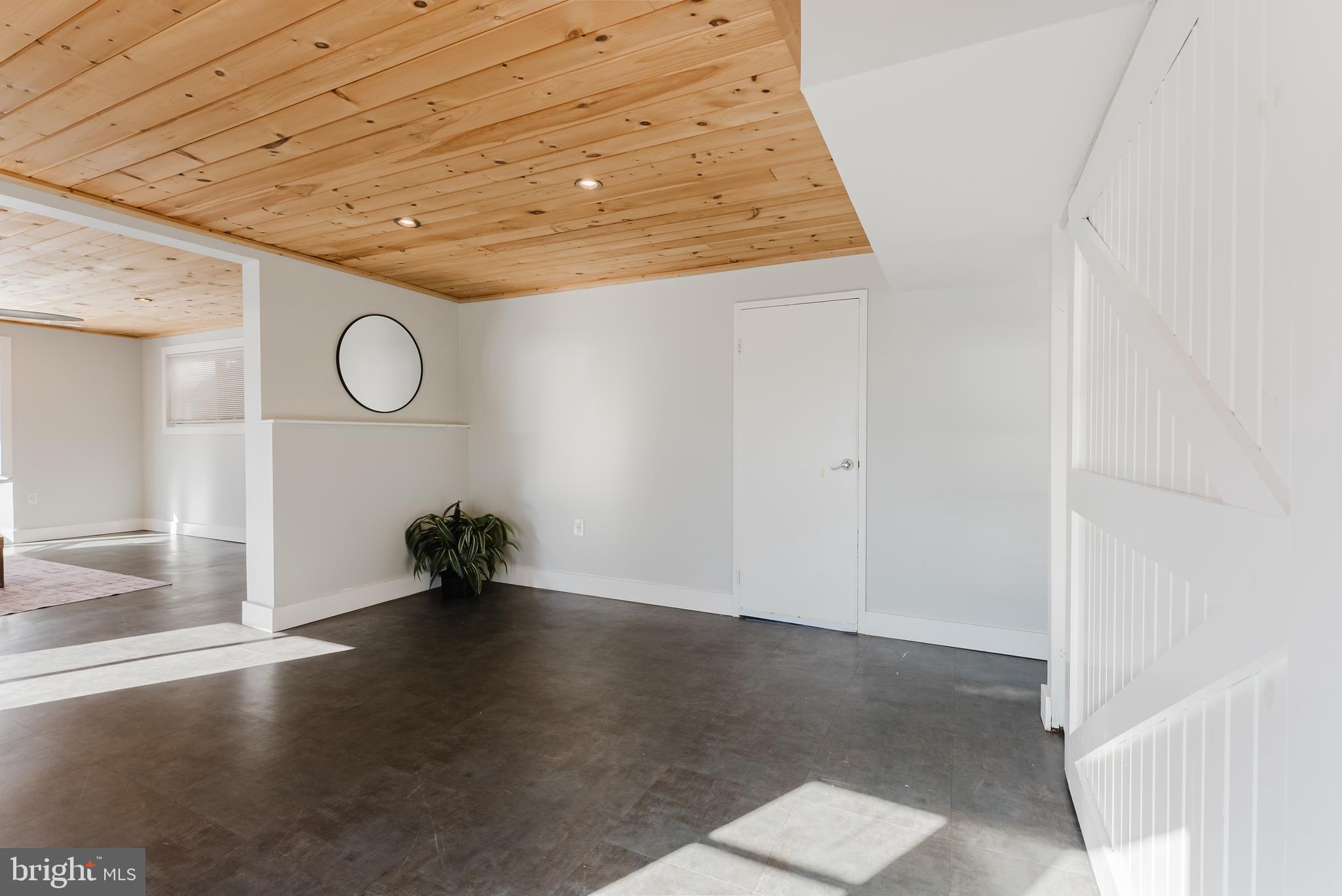 BURGUNDY FARM - Residential