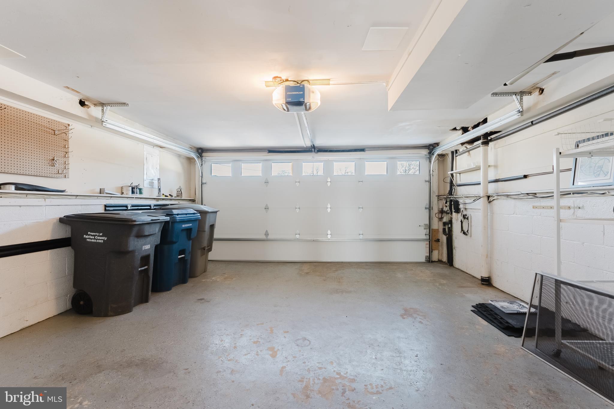 BURGUNDY FARM - Residential