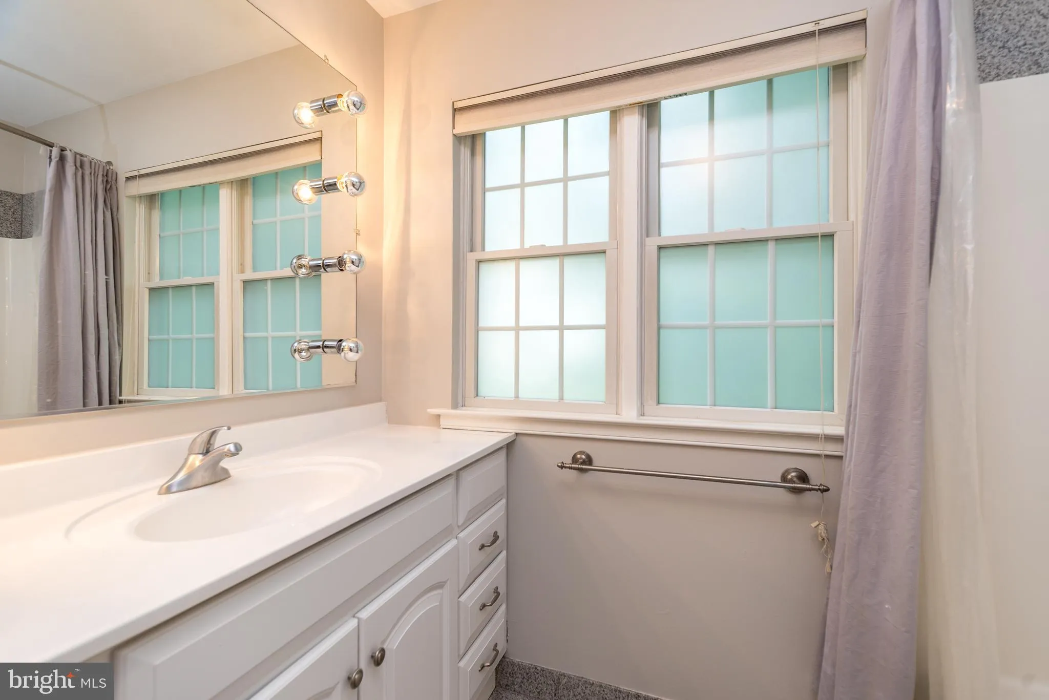 Conshohocken, Pennsylvania 19428, United States, 3 Bedrooms Bedrooms, ,3 BathroomsBathrooms,Residential,Active,178867