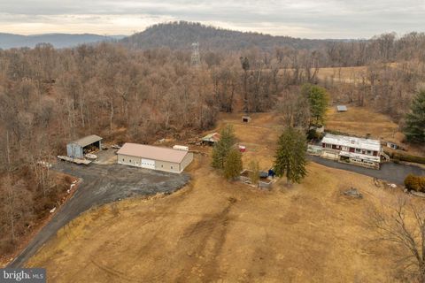 25 CRABGRASS LANE MOHNTON PA 19540