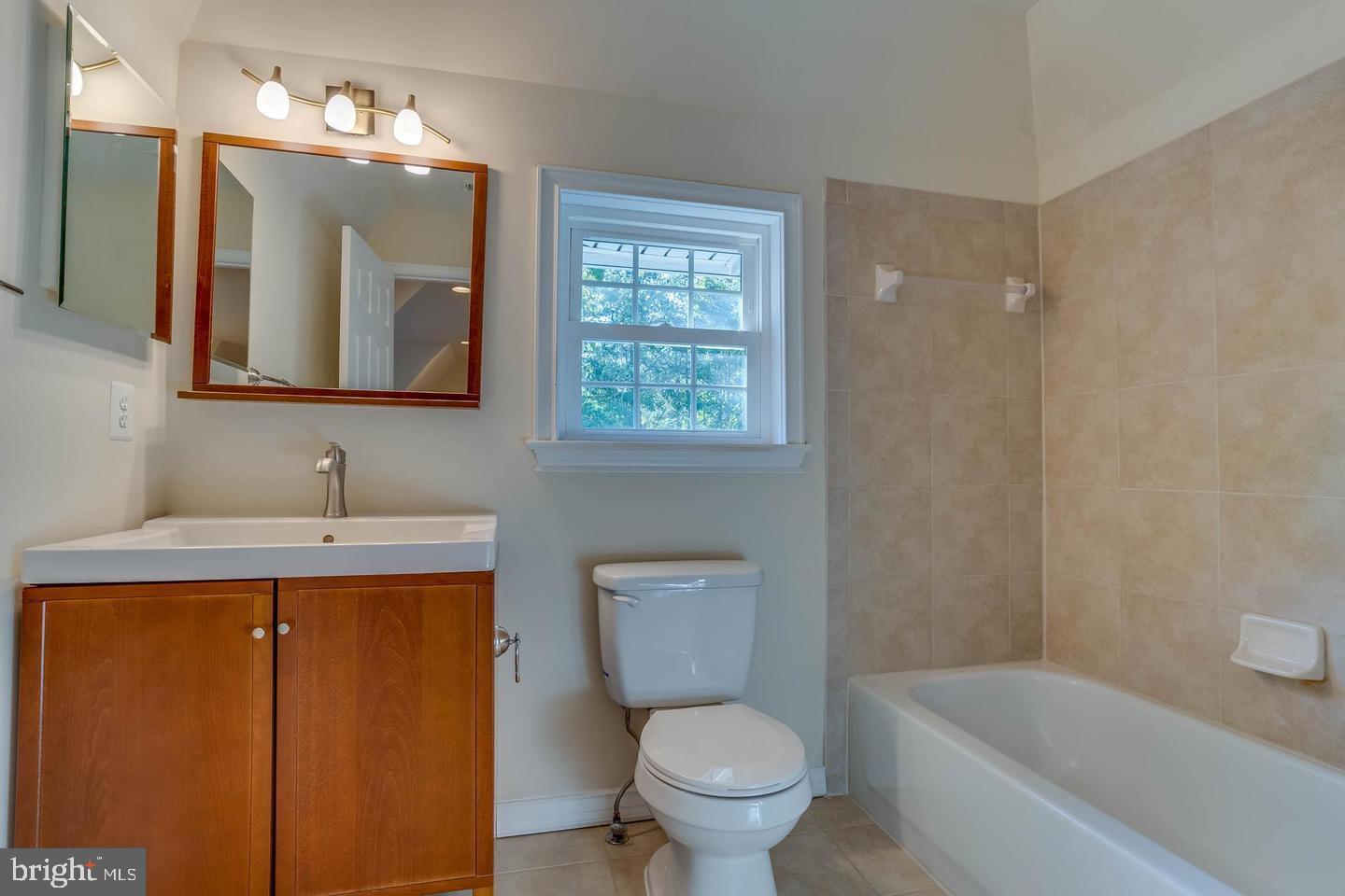 FAIRFAX STATION - Residential