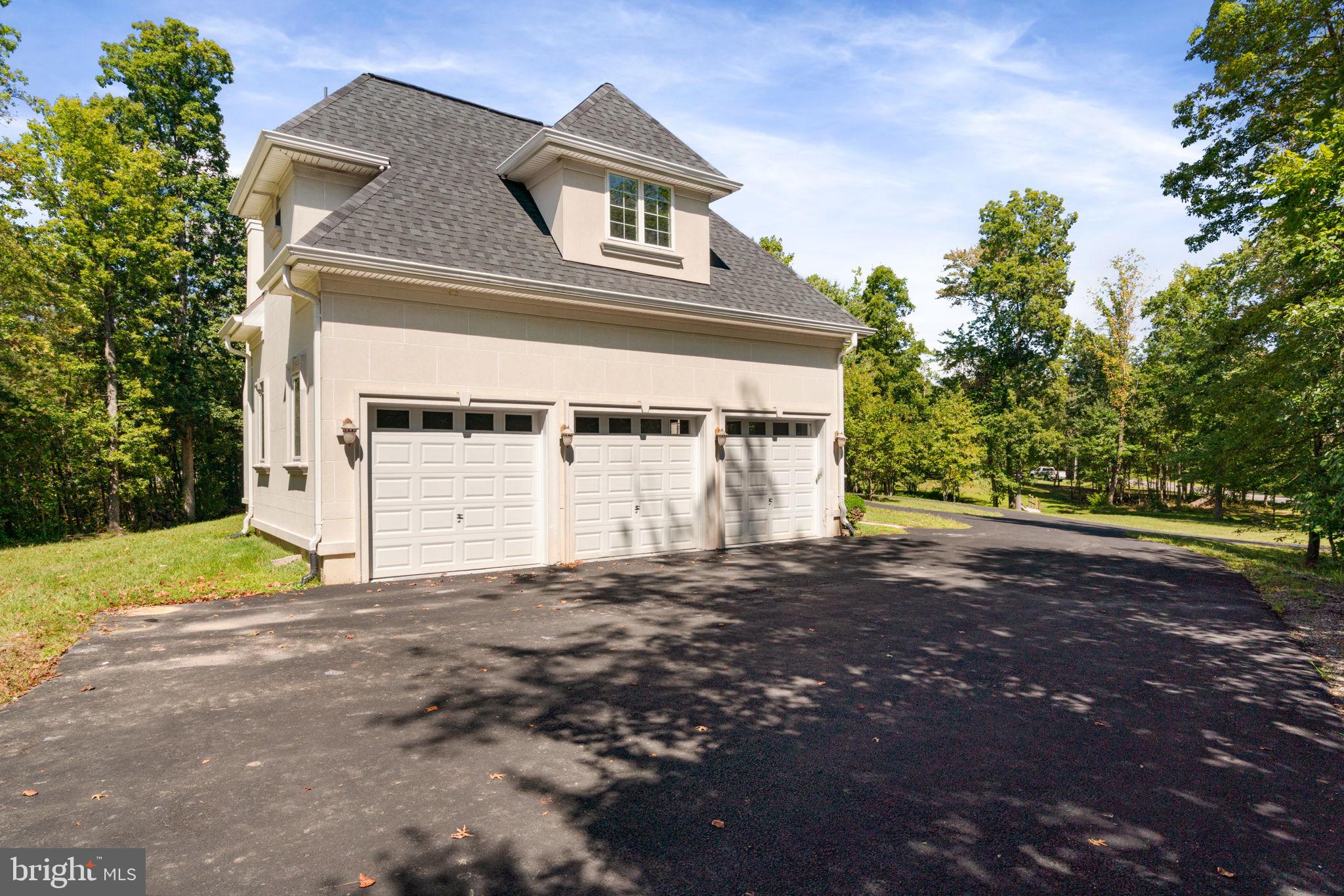 FAIRFAX STATION - Residential