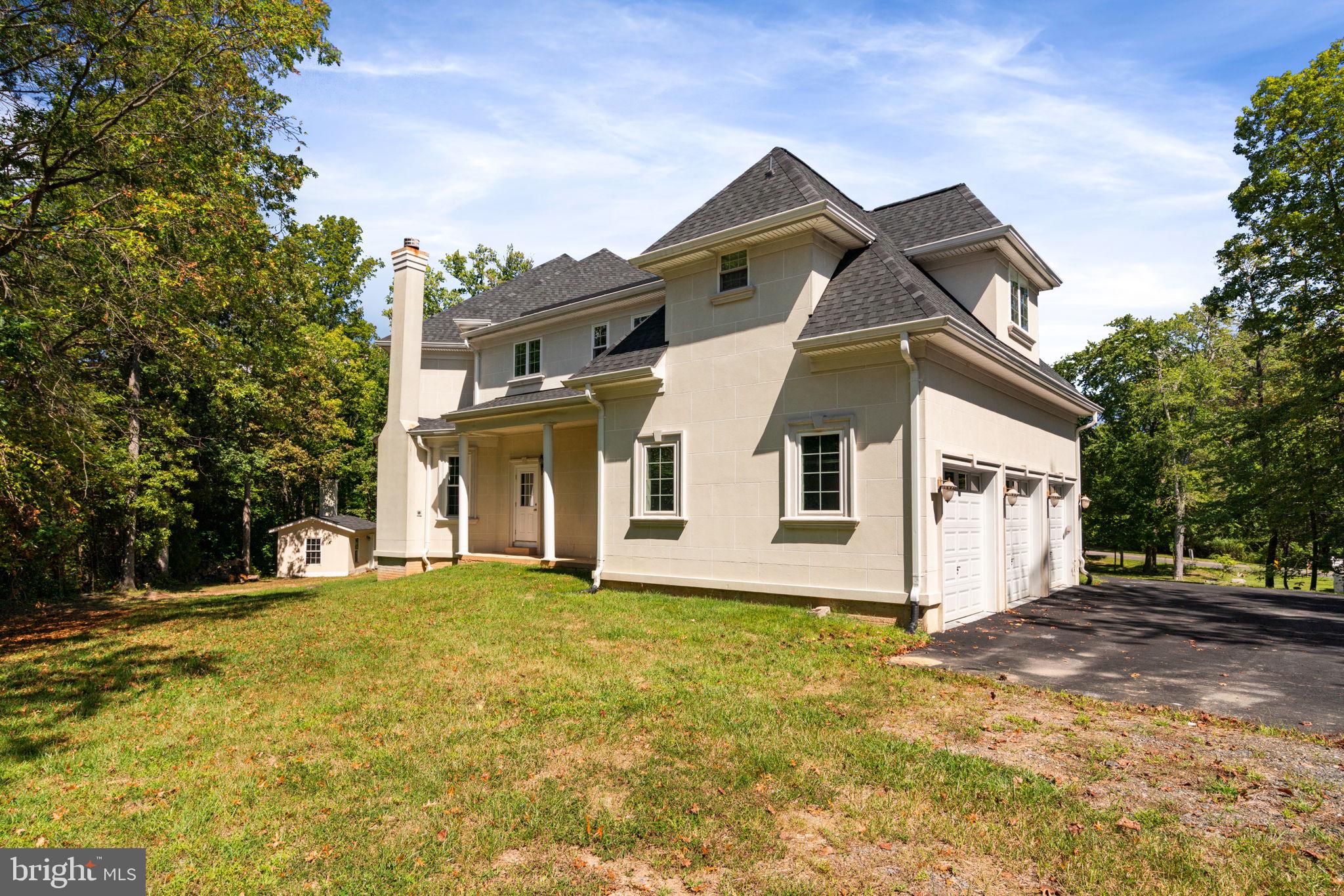 FAIRFAX STATION - Residential