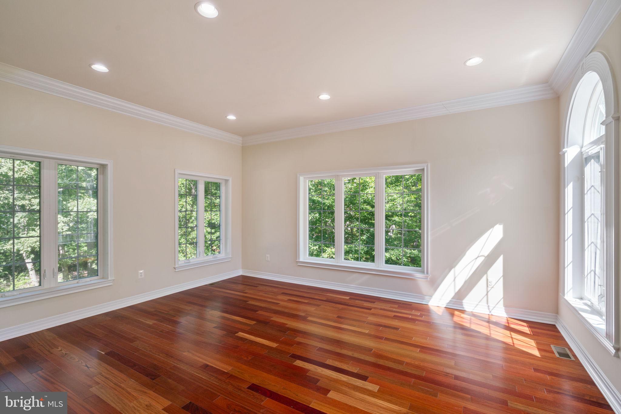 FAIRFAX STATION - Residential