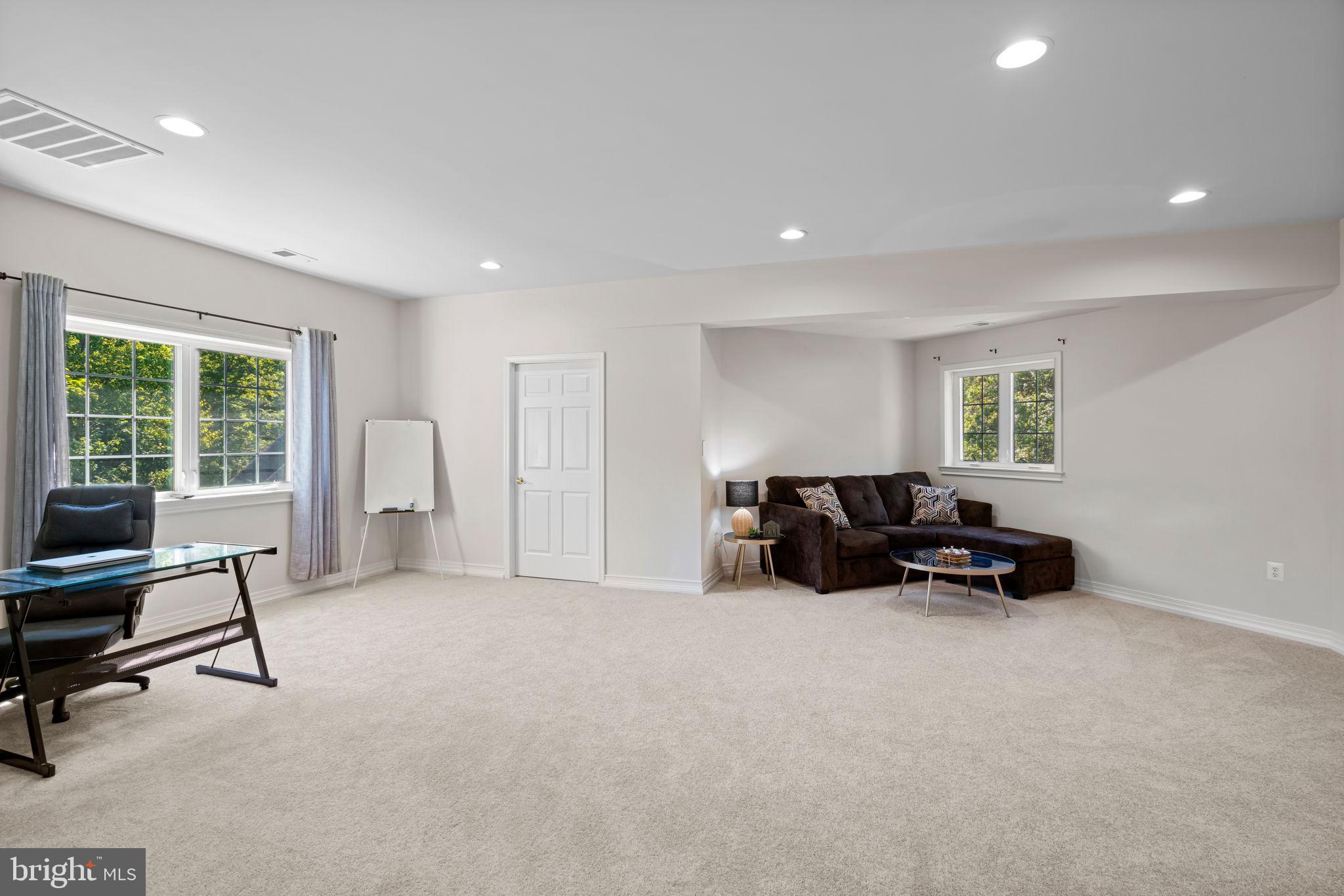 FAIRFAX STATION - Residential