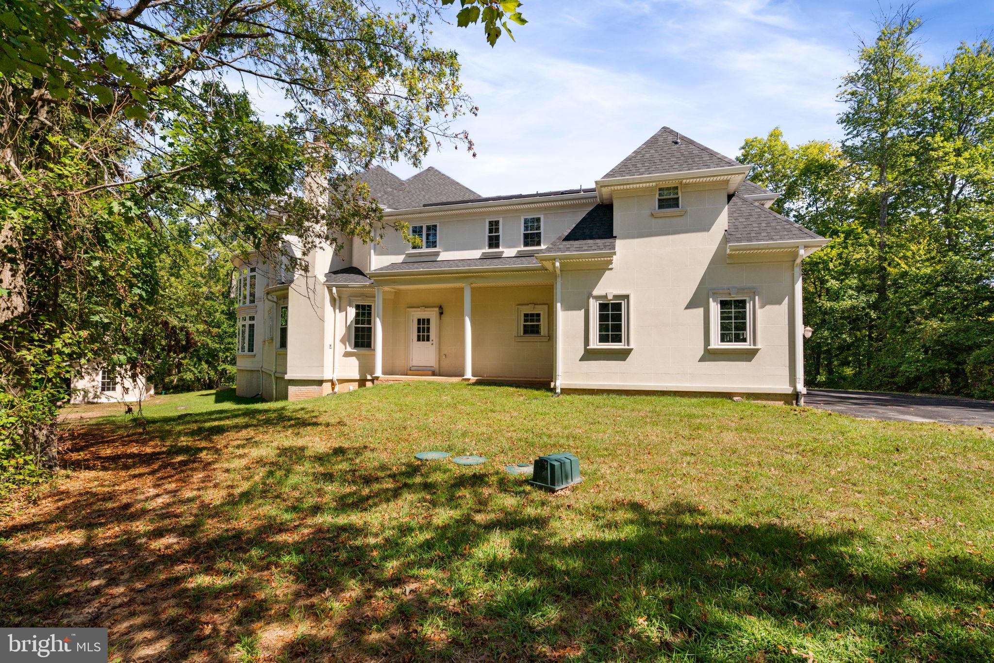 FAIRFAX STATION - Residential