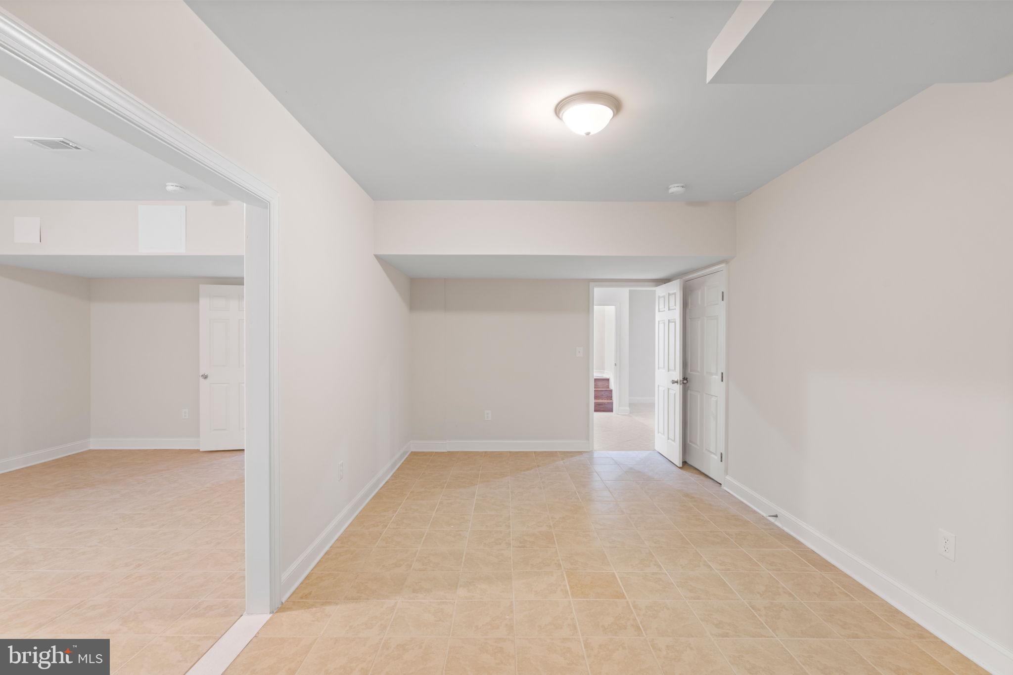 FAIRFAX STATION - Residential