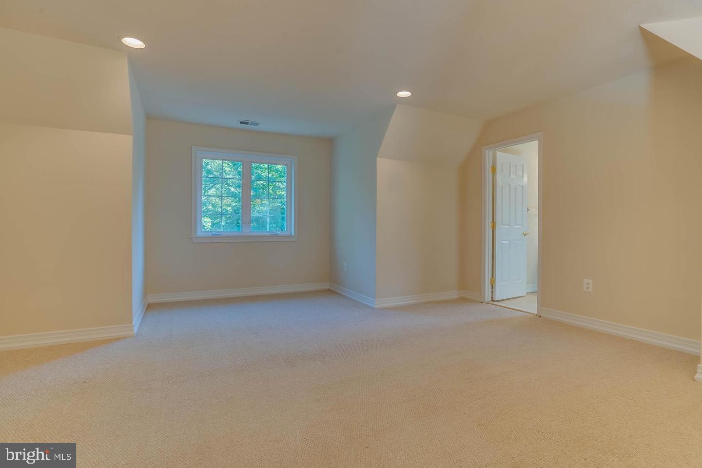 FAIRFAX STATION - Residential